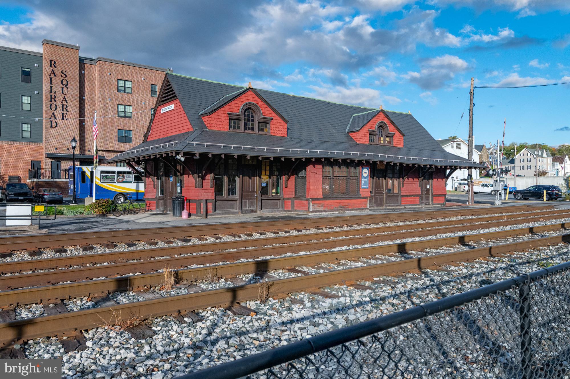 DOWNTOWN BRUNSWICK - Land