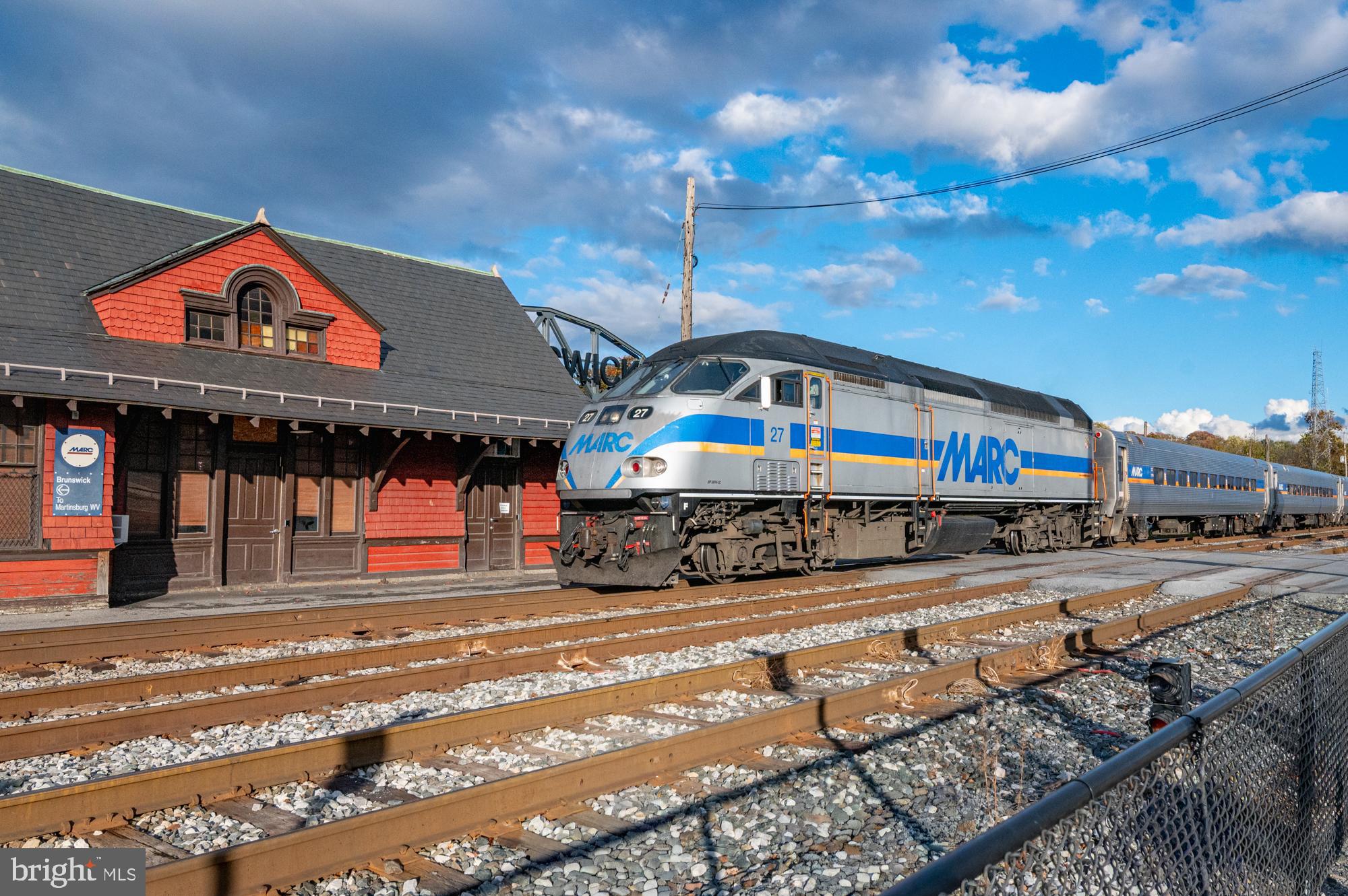 DOWNTOWN BRUNSWICK - Land