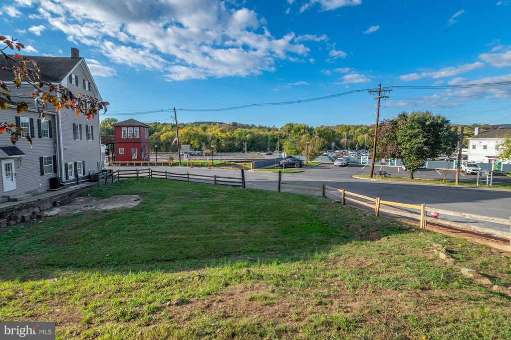 Photo of 101 E Potomac Street, BRUNSWICK, MD 21716 (MLS # MDFR2073002)