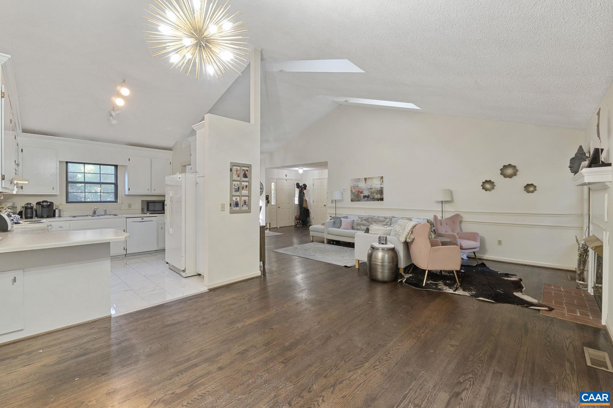 LAKE MONTICELLO - Residential