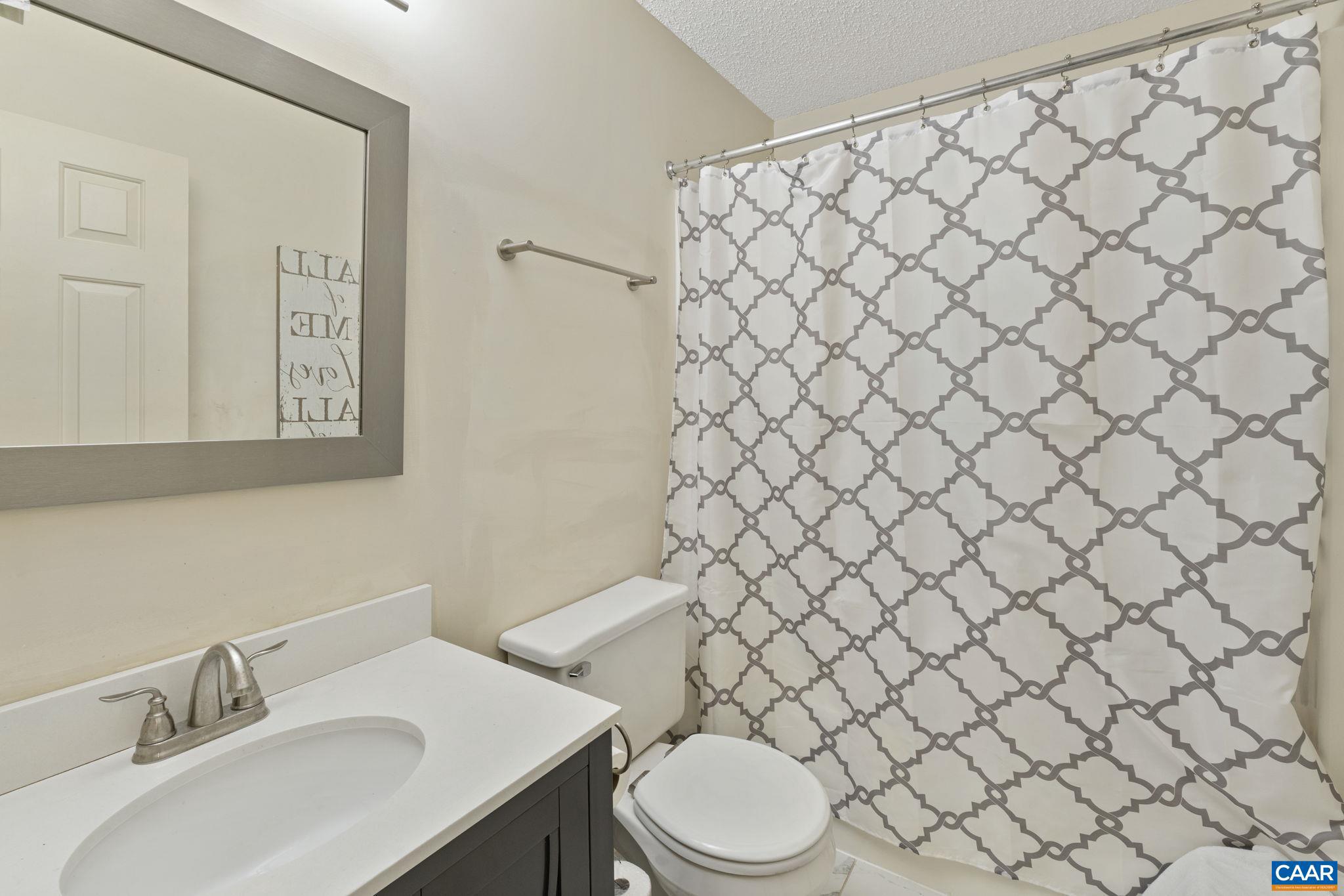 LAKE MONTICELLO - Residential