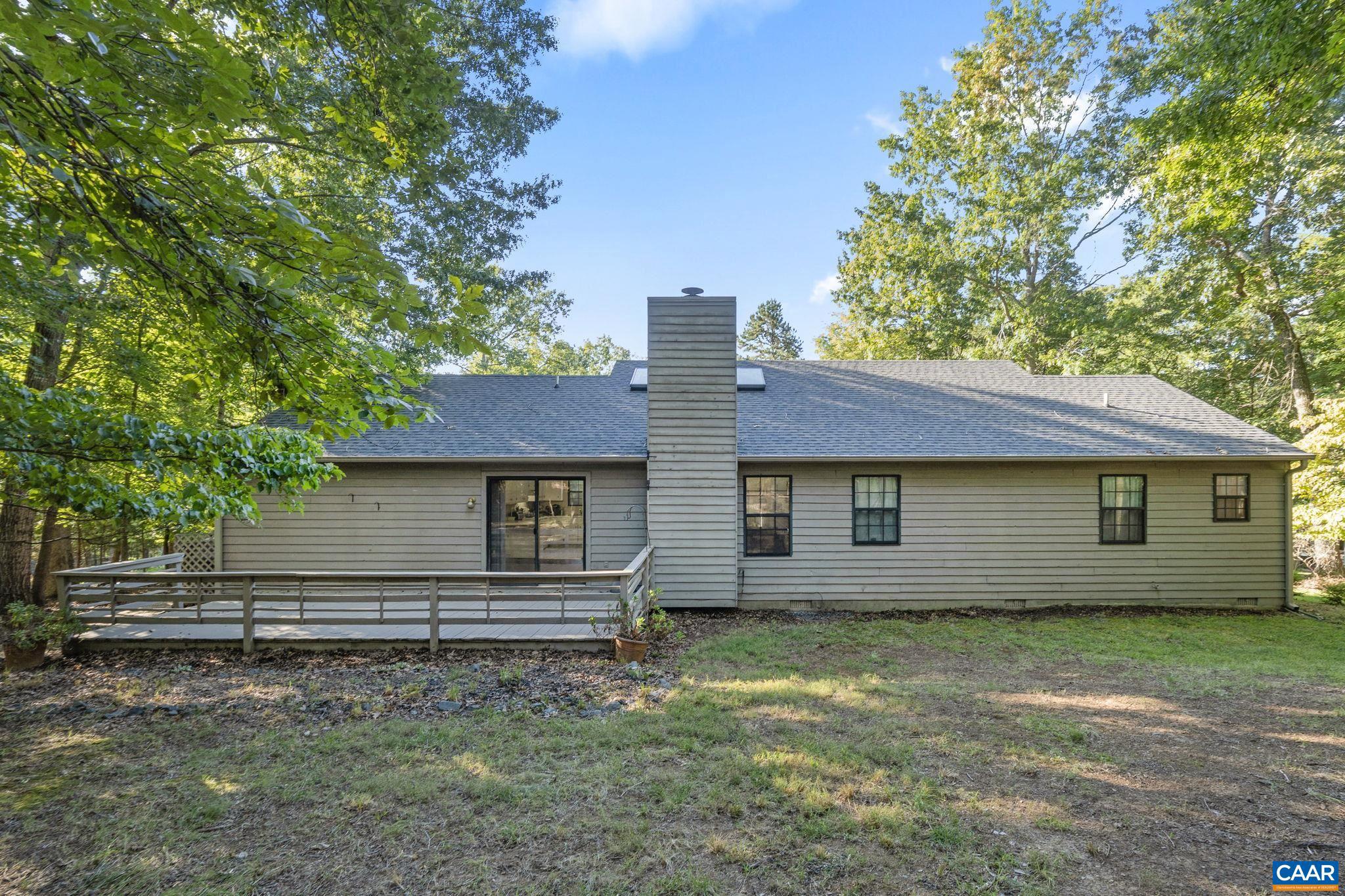 LAKE MONTICELLO - Residential