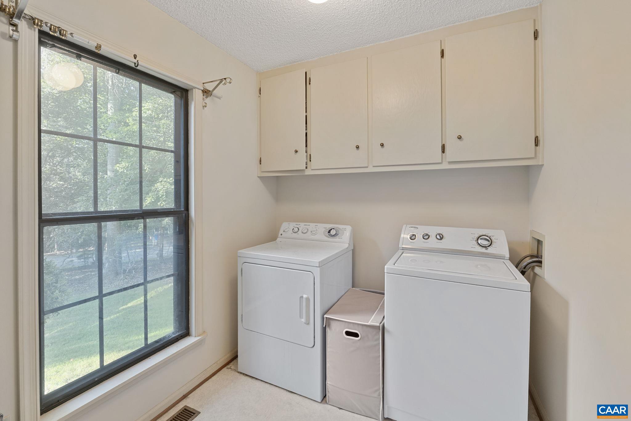 LAKE MONTICELLO - Residential