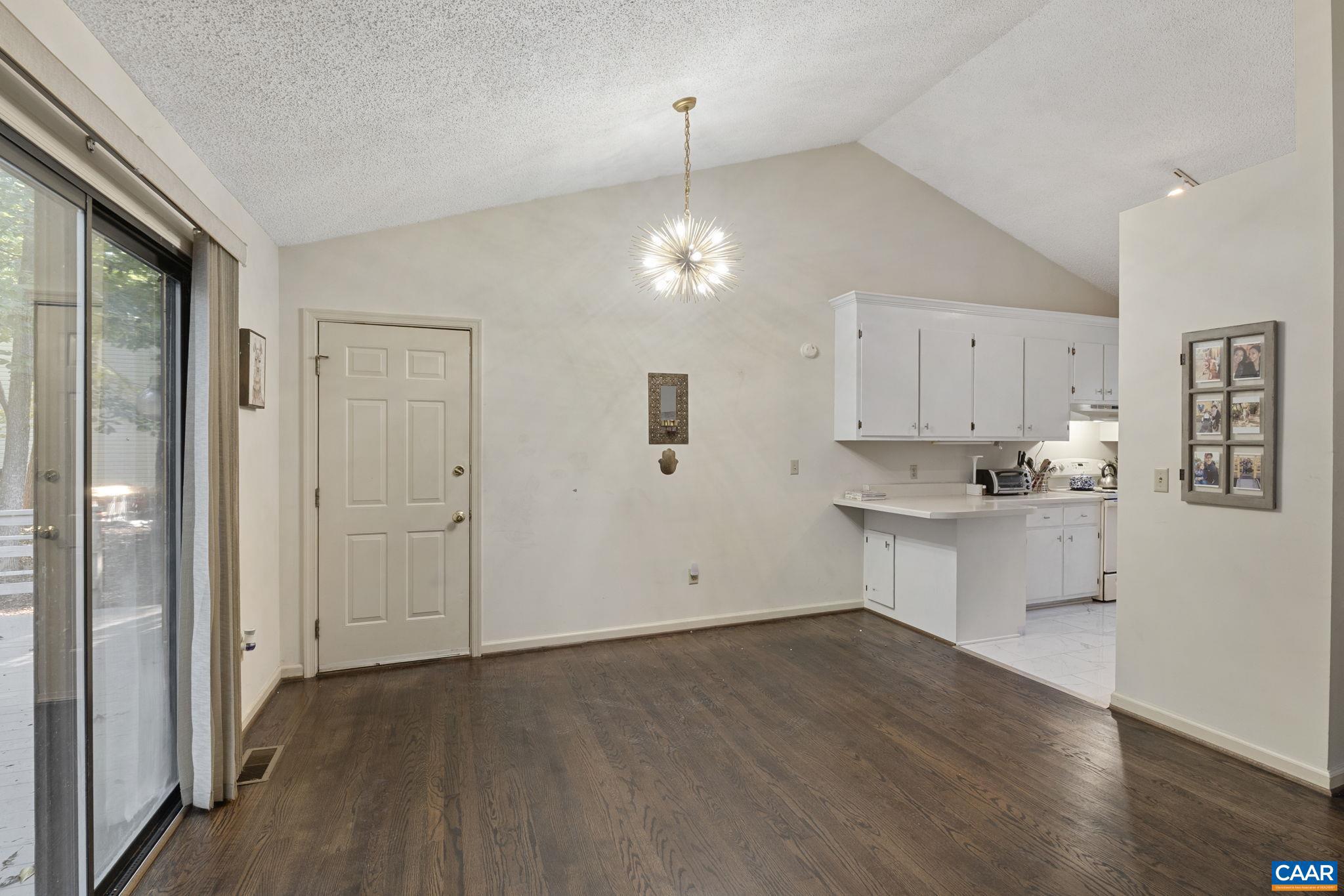 LAKE MONTICELLO - Residential