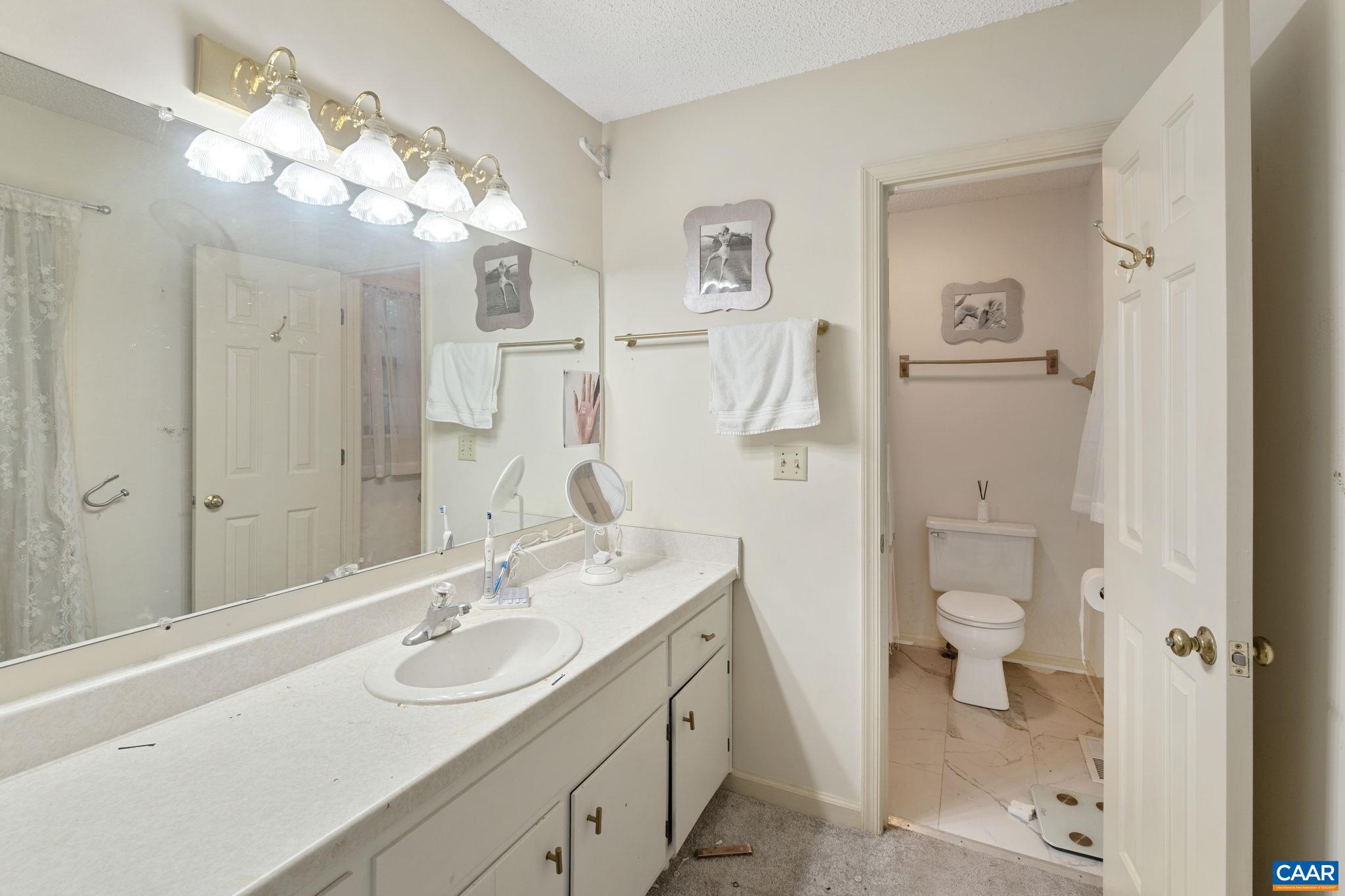 LAKE MONTICELLO - Residential