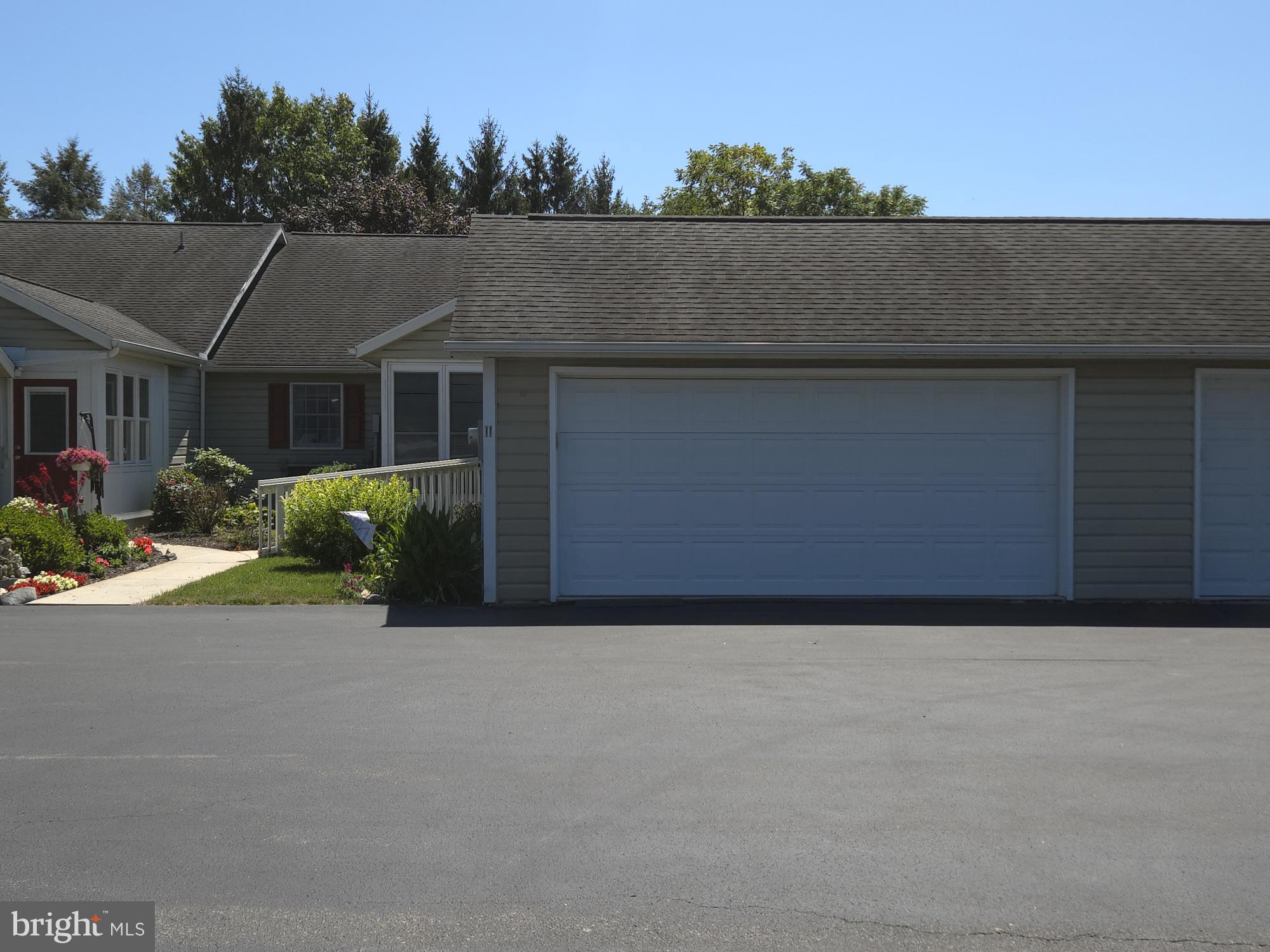 STRAWBERRY COURT - Residential Lease