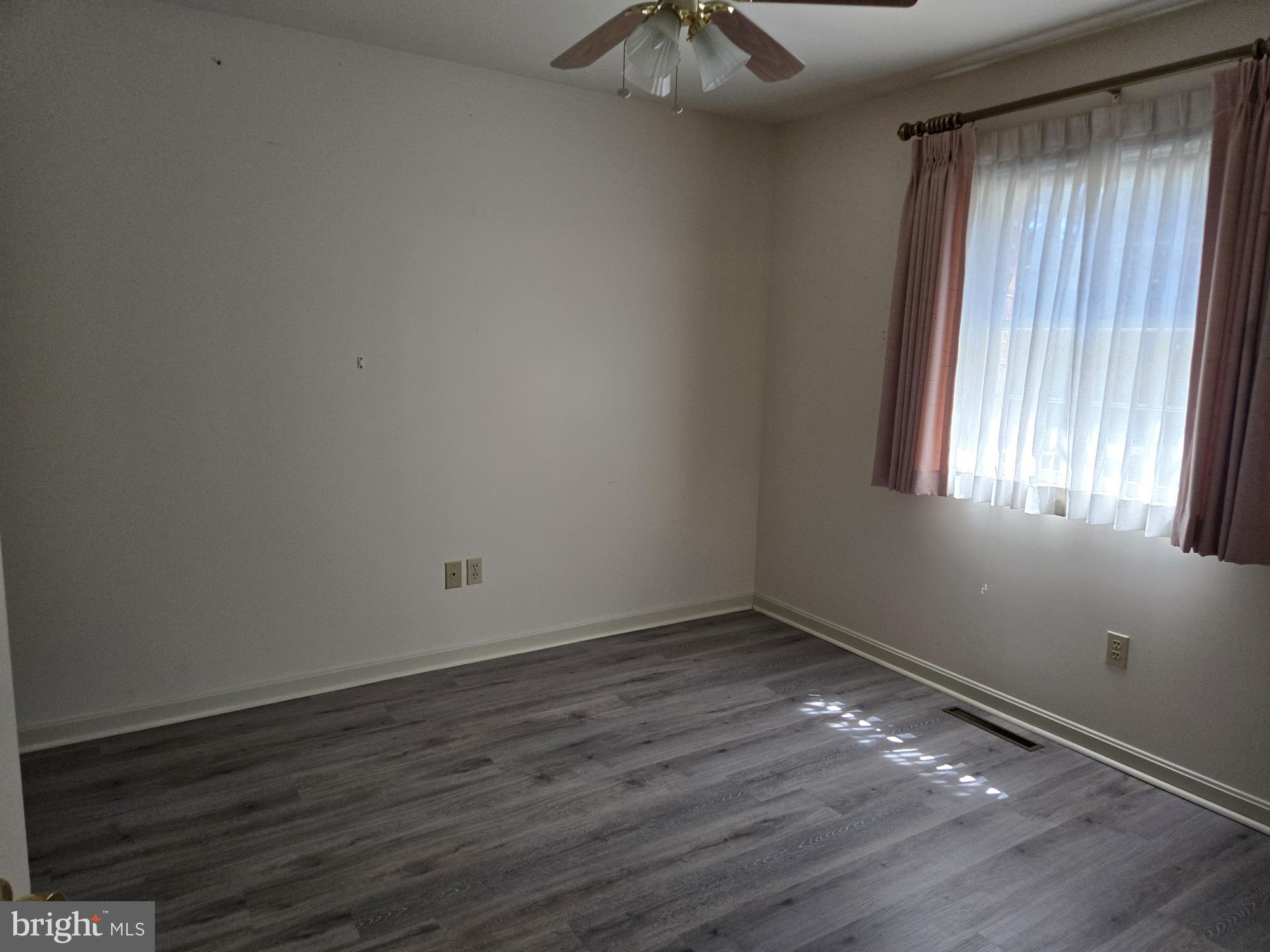 STRAWBERRY COURT - Residential Lease