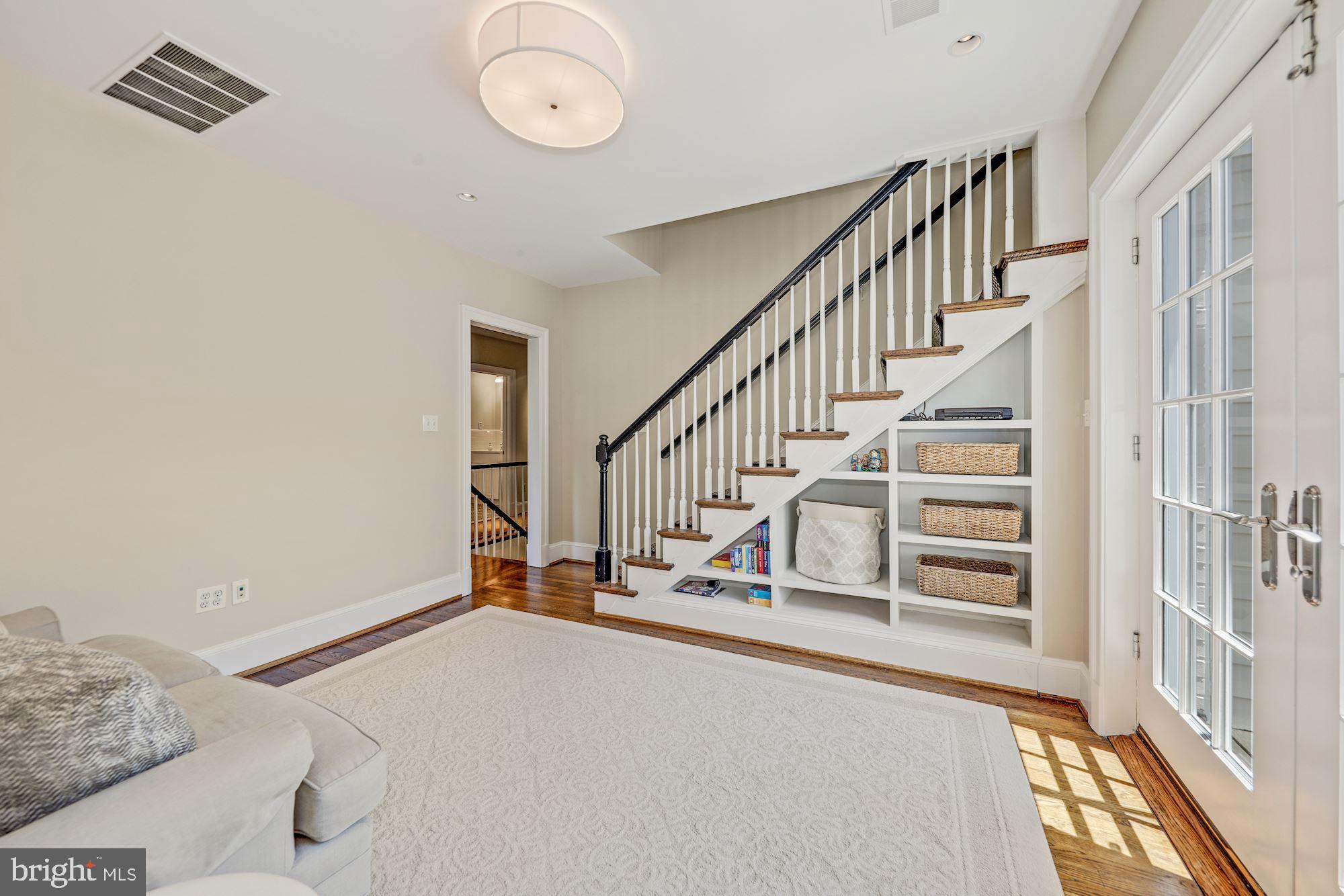 CHEVY CHASE - Residential