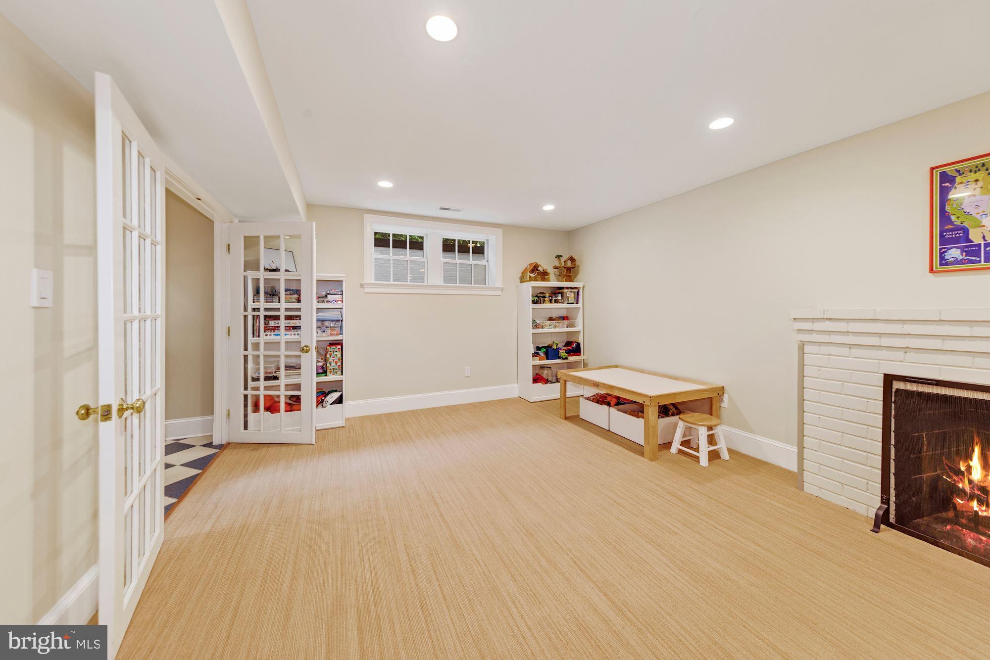 CHEVY CHASE - Residential