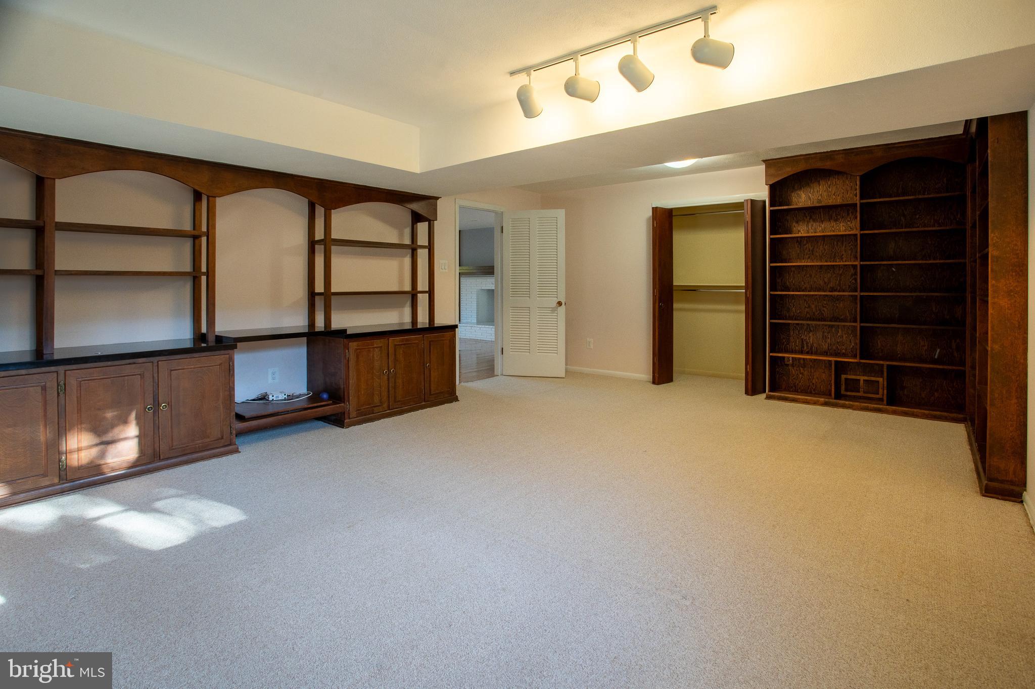 KENWOOD PARK - Residential