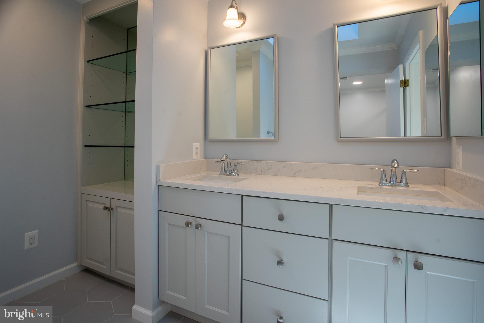 KENWOOD PARK - Residential