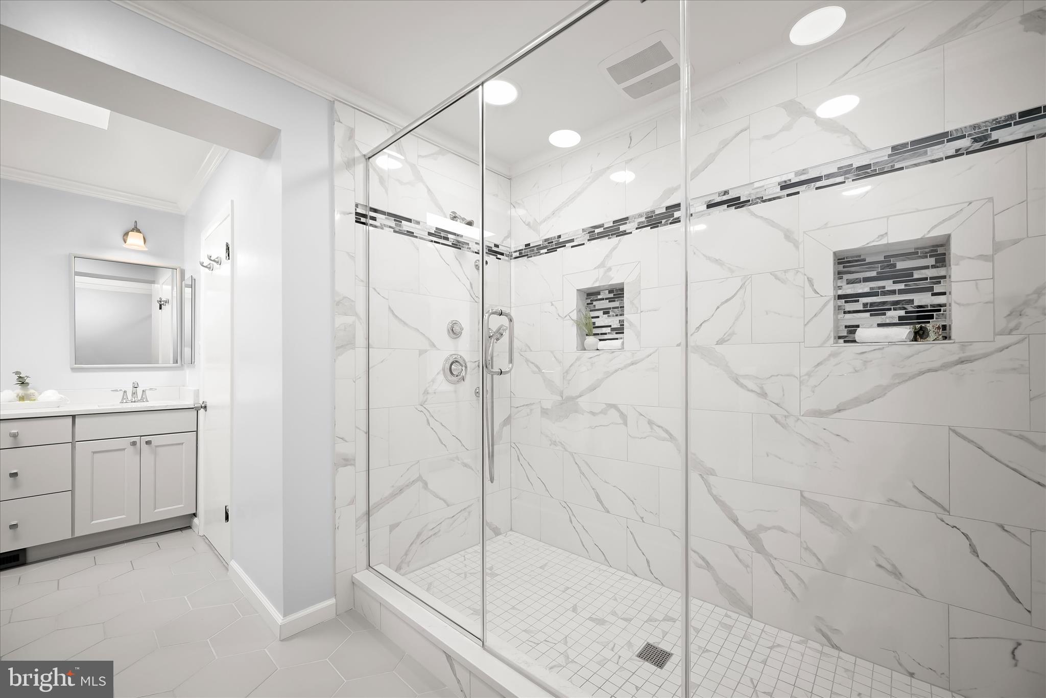 KENWOOD PARK - Residential