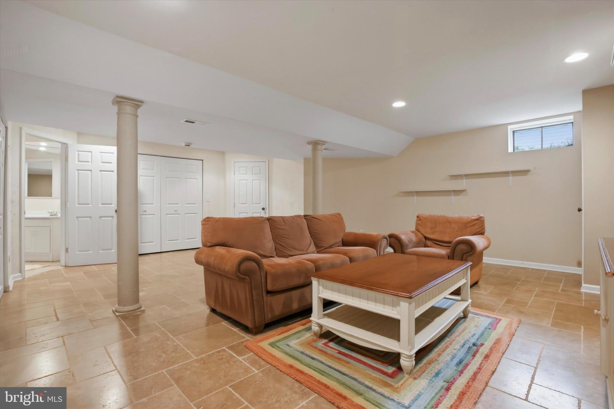 FOREST TRAIL ESTS - Residential