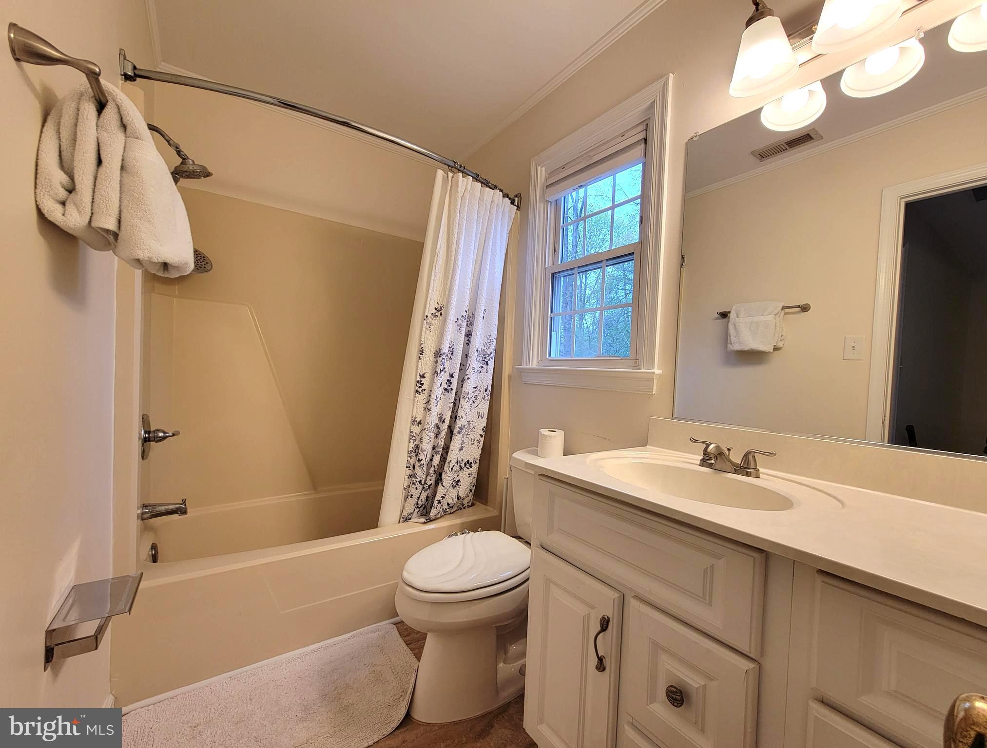 WILSHIRE - Residential Lease