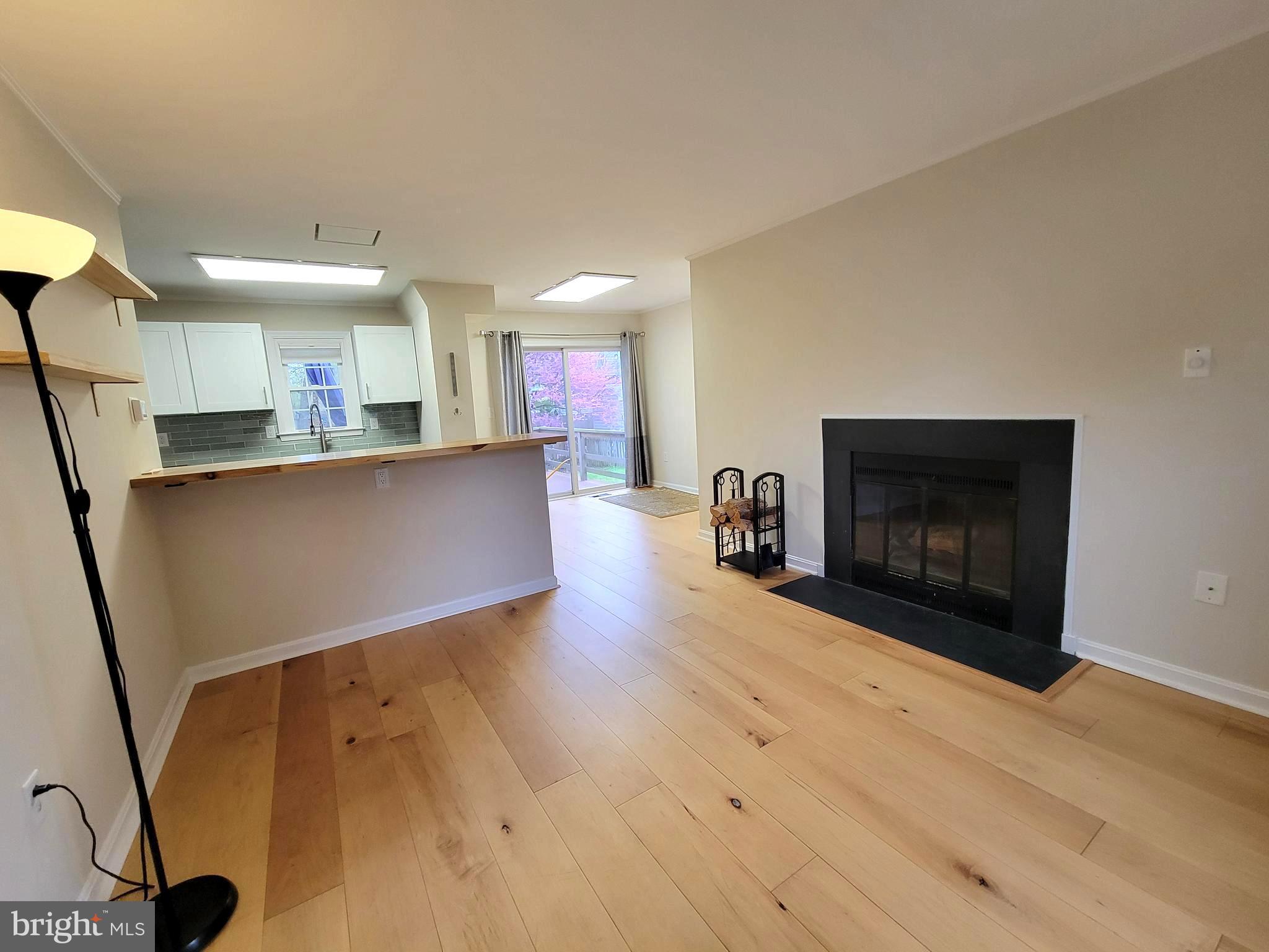 WILSHIRE - Residential Lease