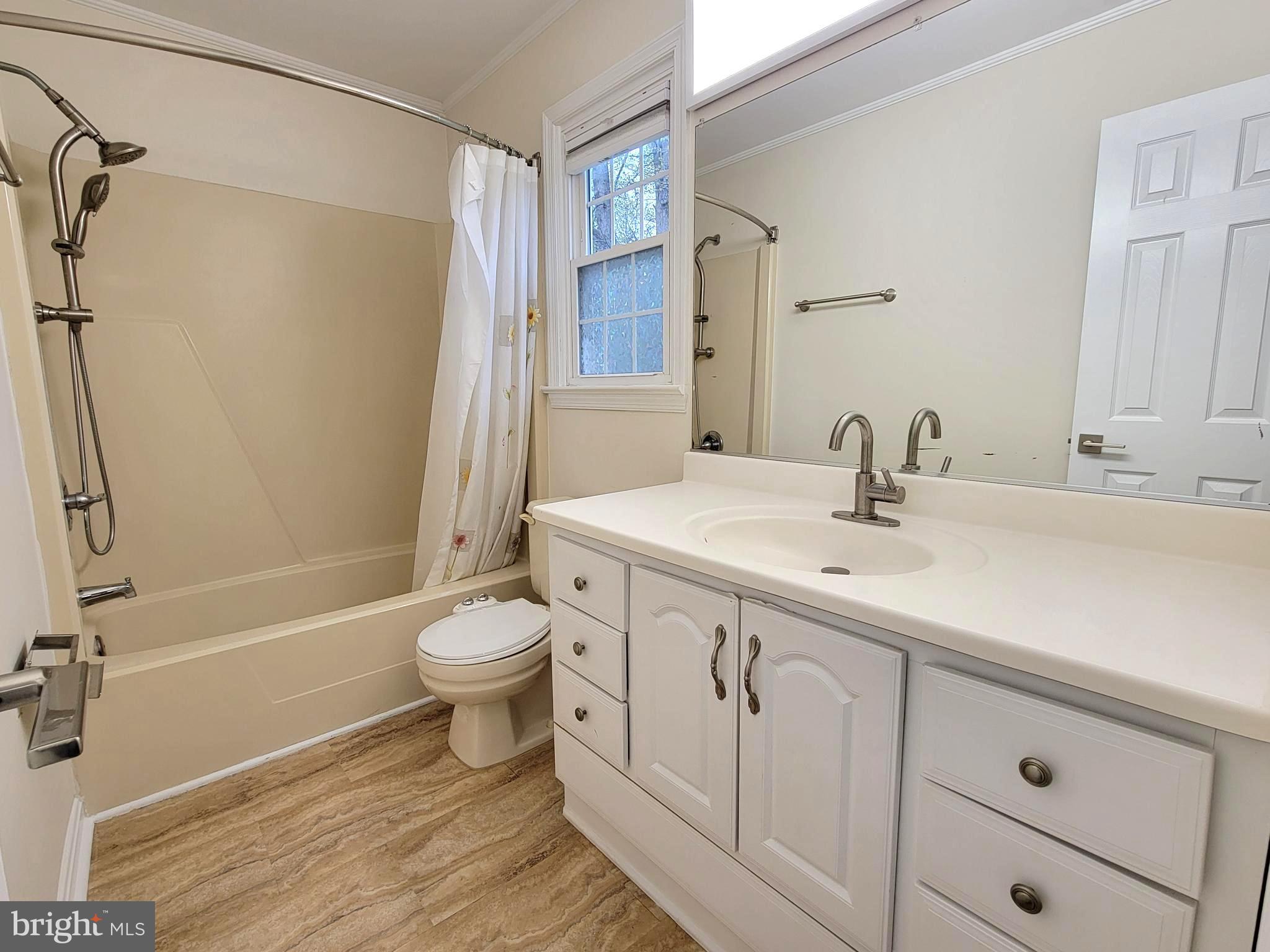 WILSHIRE - Residential Lease