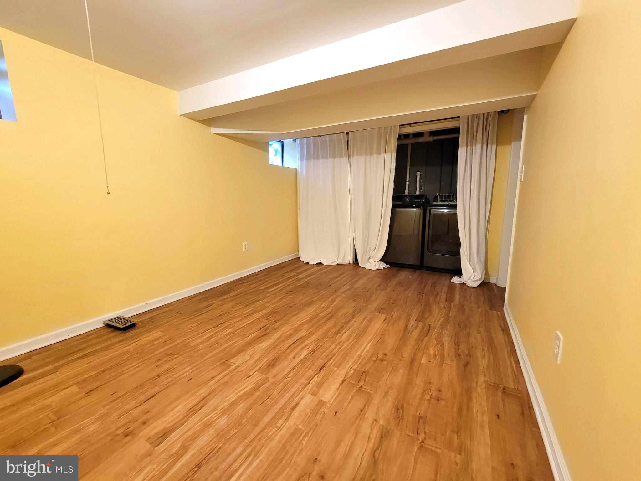 WILSHIRE - Residential Lease