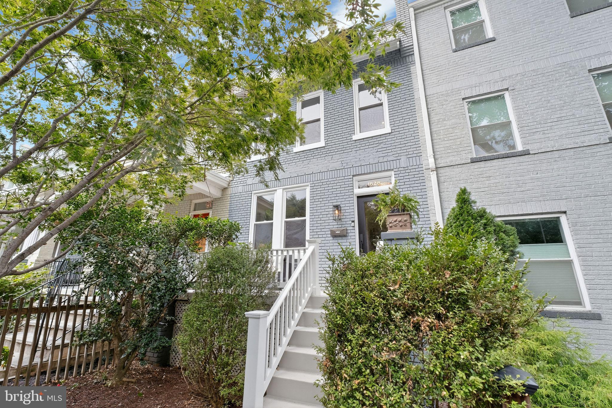 1628 POTOMAC AVENUE SE