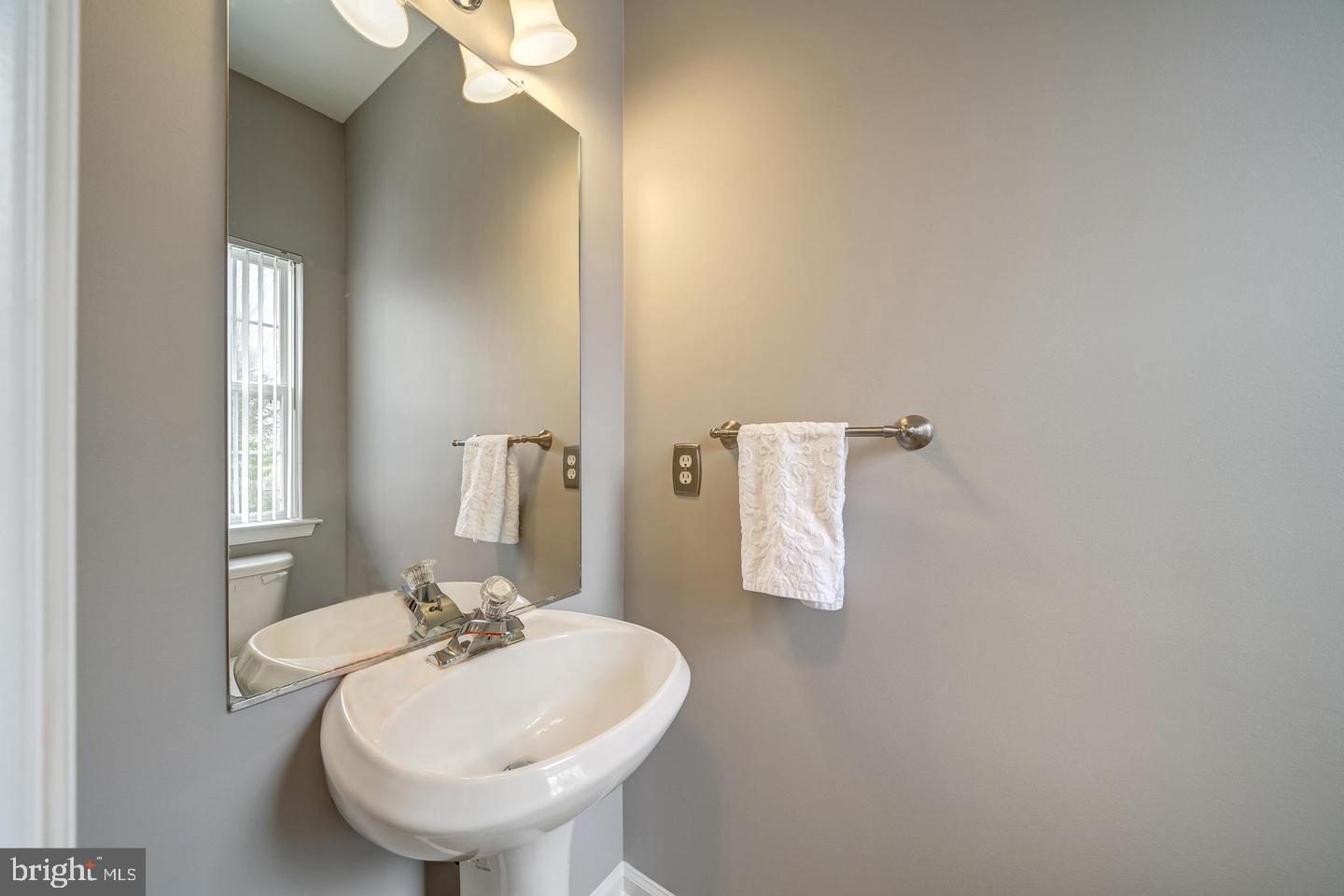 GUNSTON SQUARE - Residential Lease