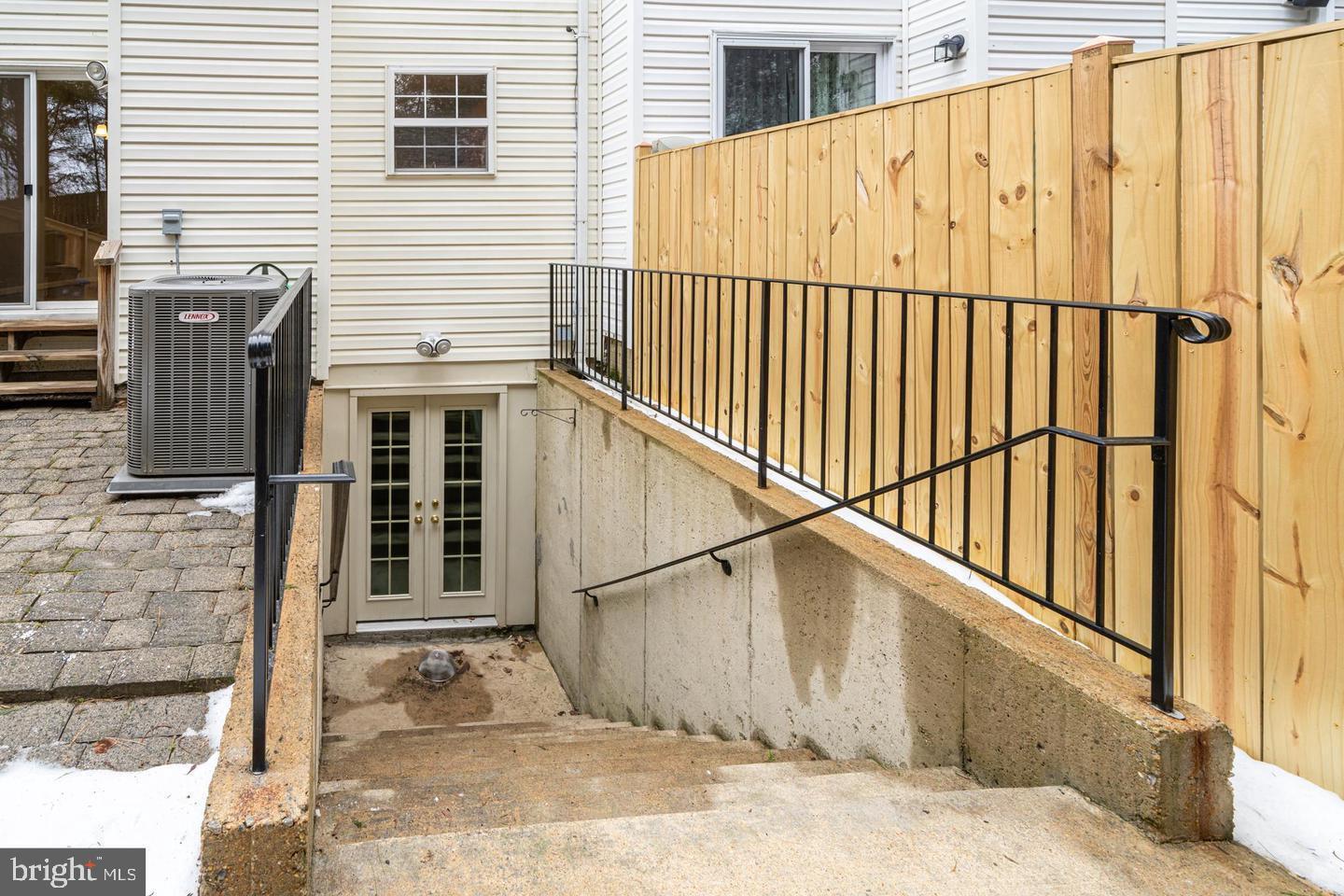 GUNSTON SQUARE - Residential Lease