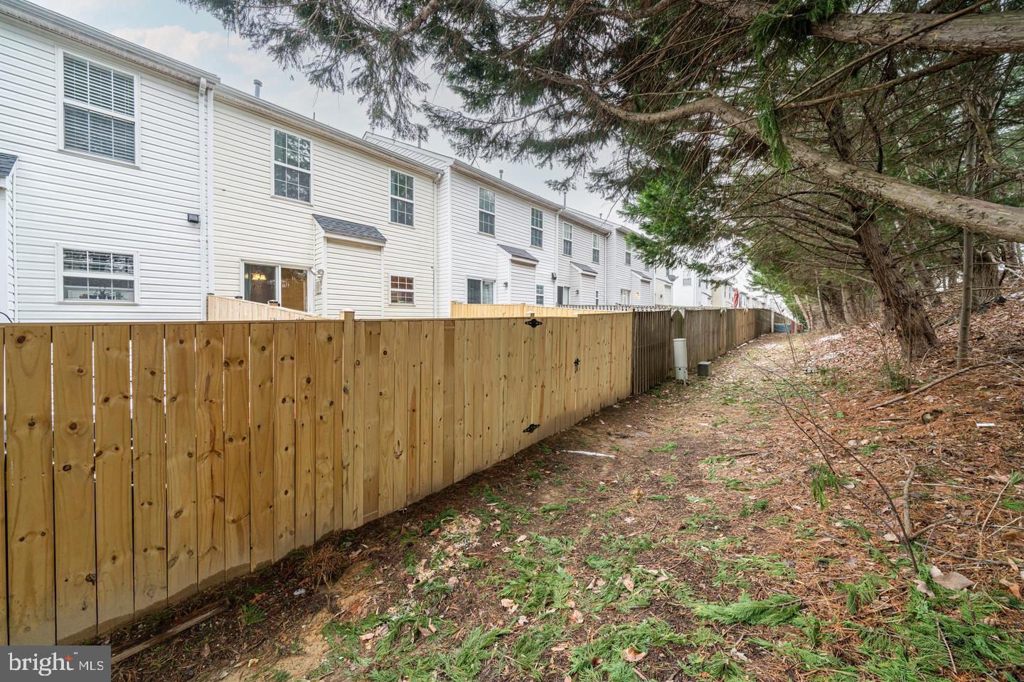 GUNSTON SQUARE - Residential Lease