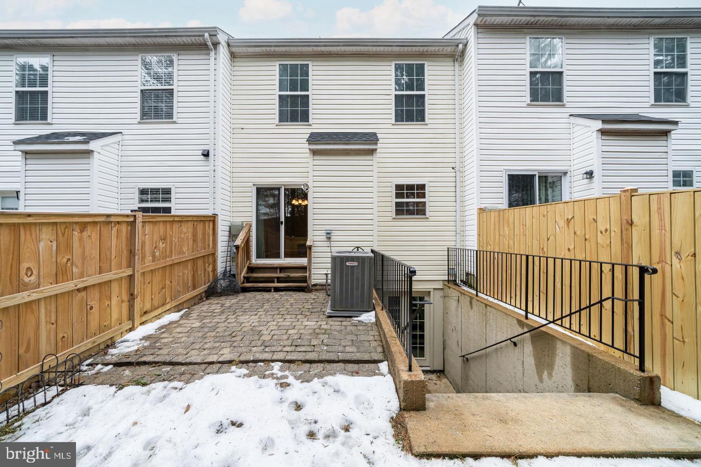 GUNSTON SQUARE - Residential Lease