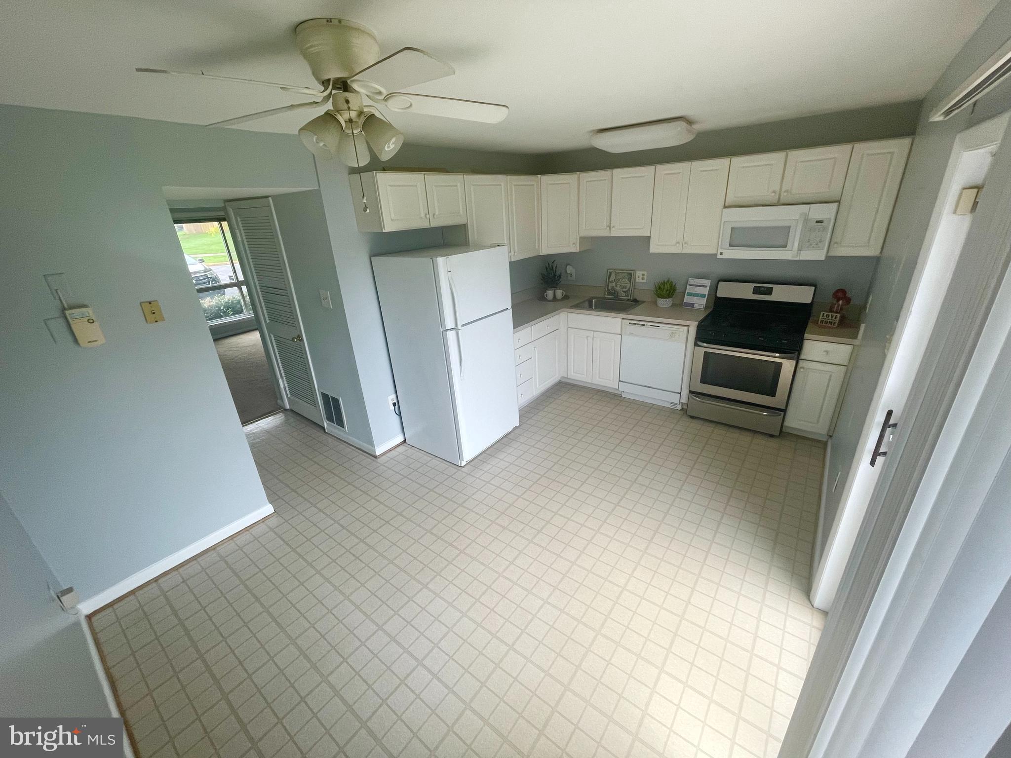 REFLECTION LAKE - Residential