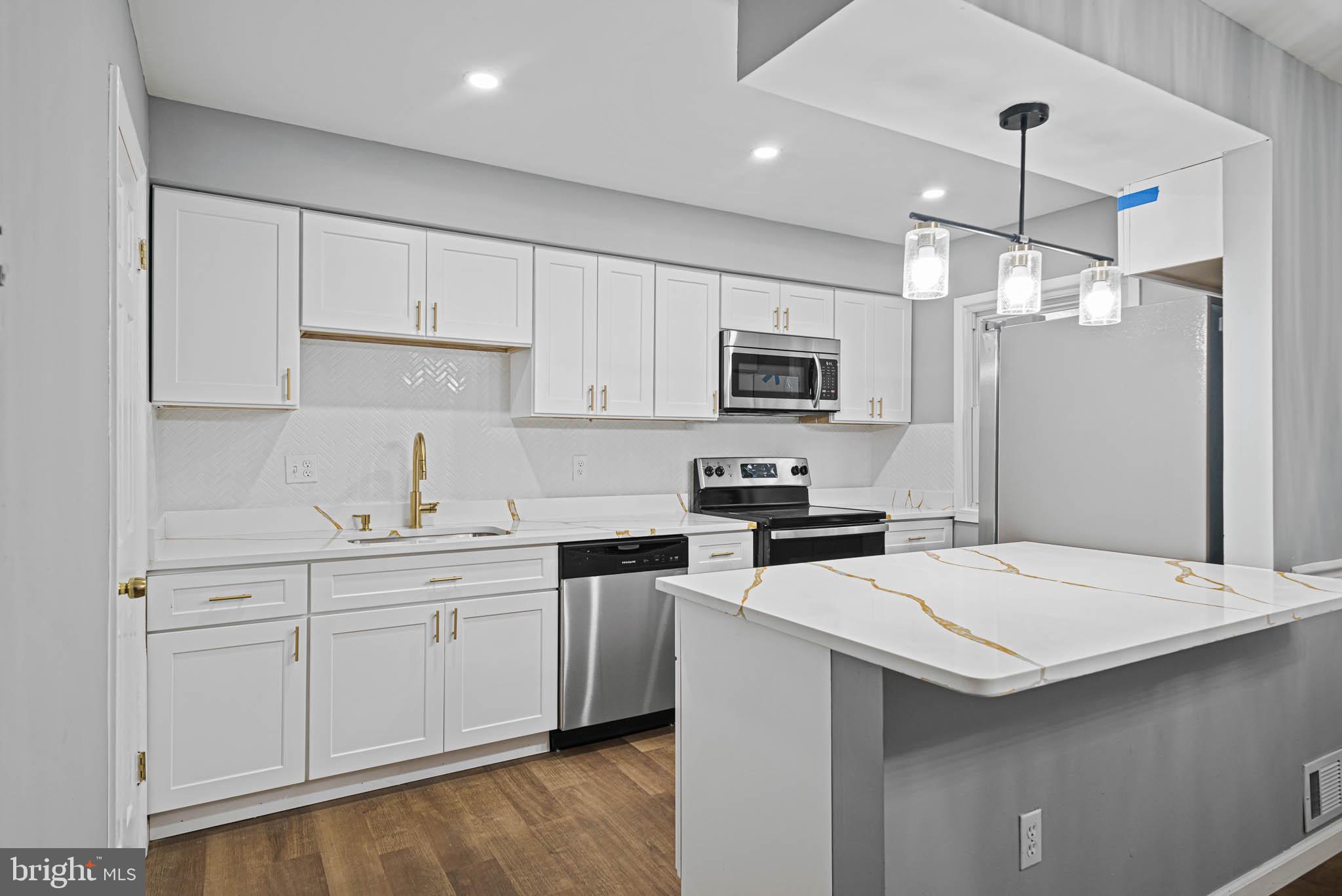 DALE CITY - Residential