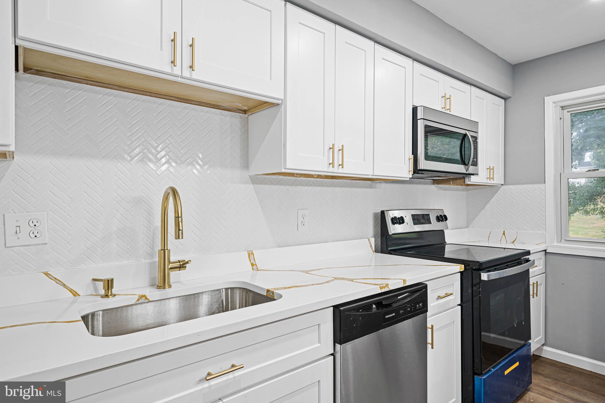 DALE CITY - Residential