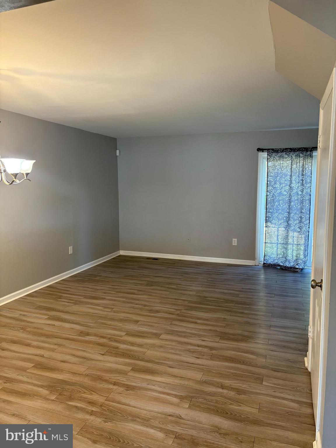 ROLLING CREST - Residential Lease