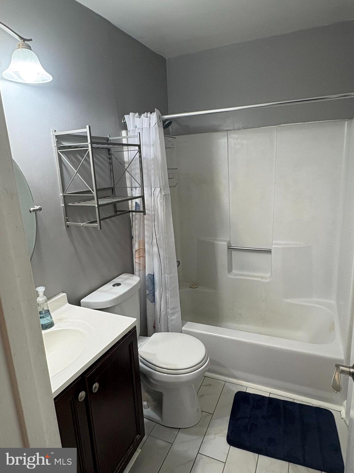 ROLLING CREST - Residential Lease