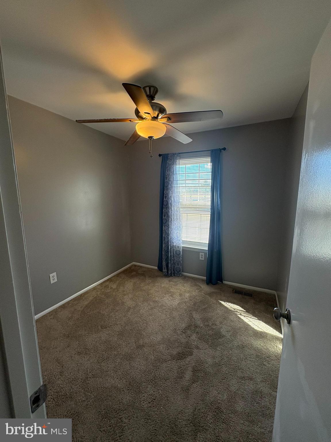 ROLLING CREST - Residential Lease