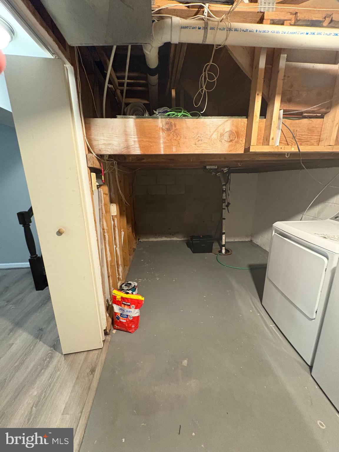 ROLLING CREST - Residential Lease