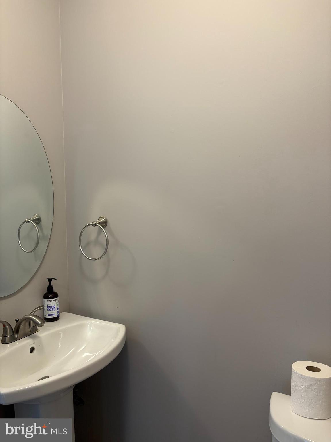 ROLLING CREST - Residential Lease