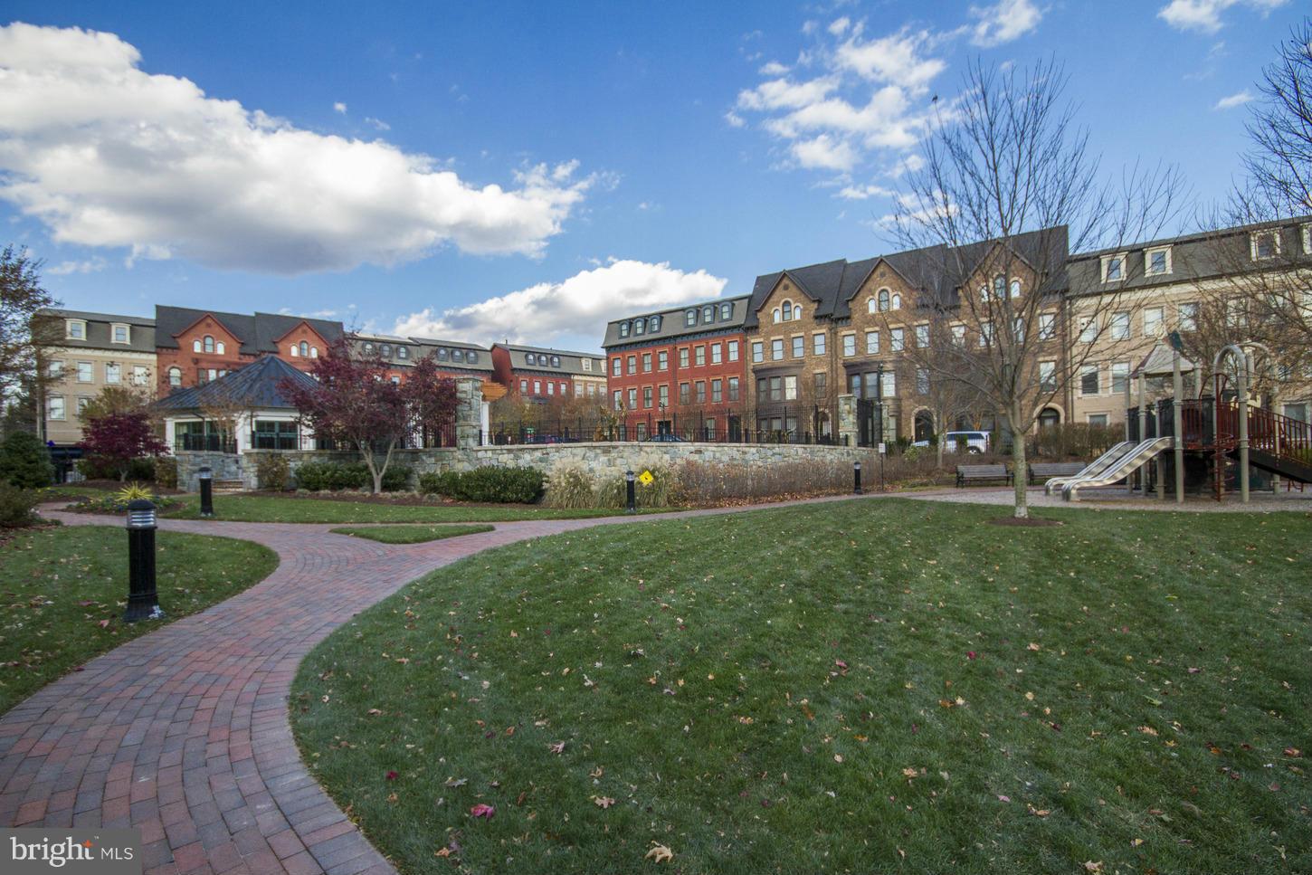 PARK POTOMAC - Residential