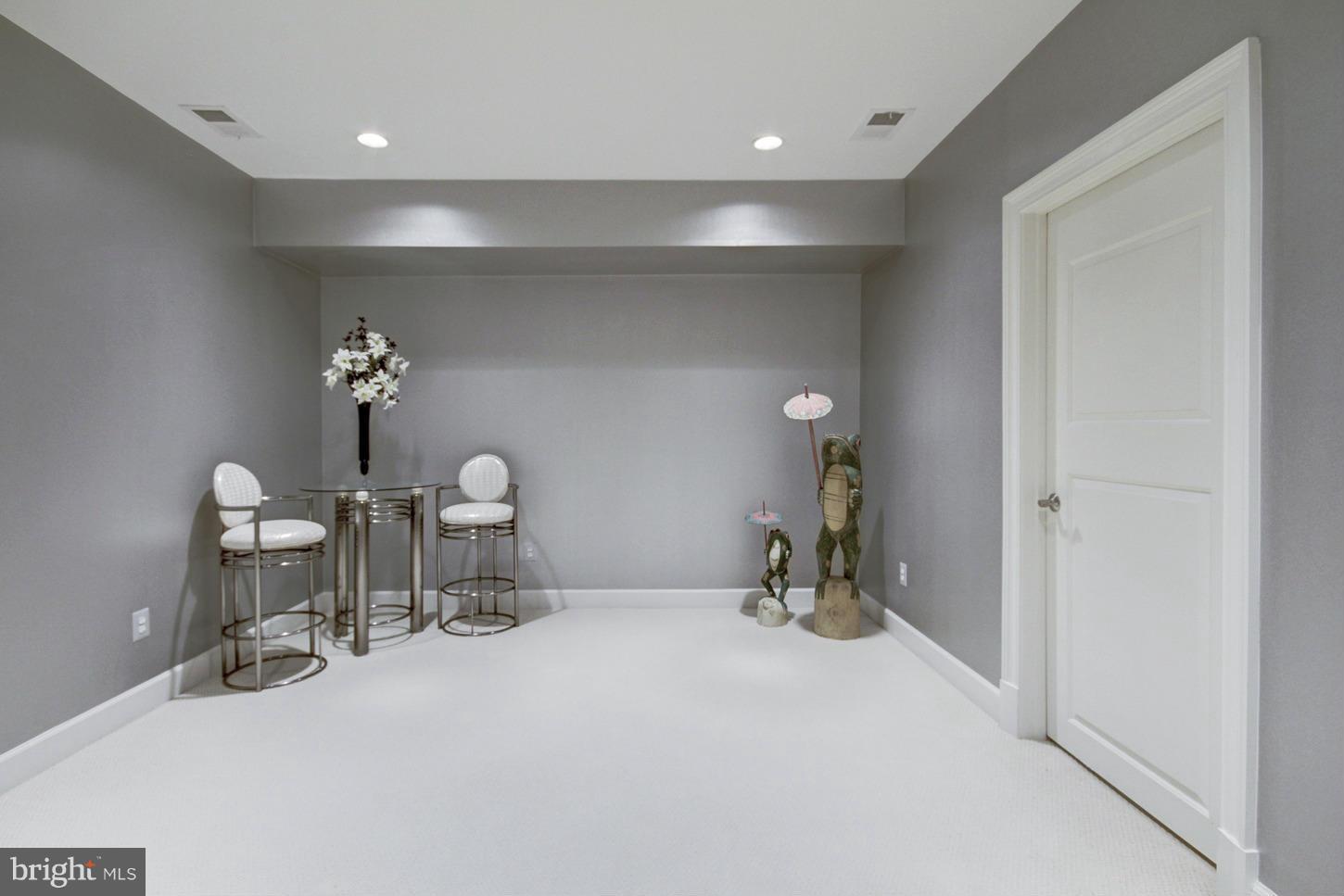 PARK POTOMAC - Residential