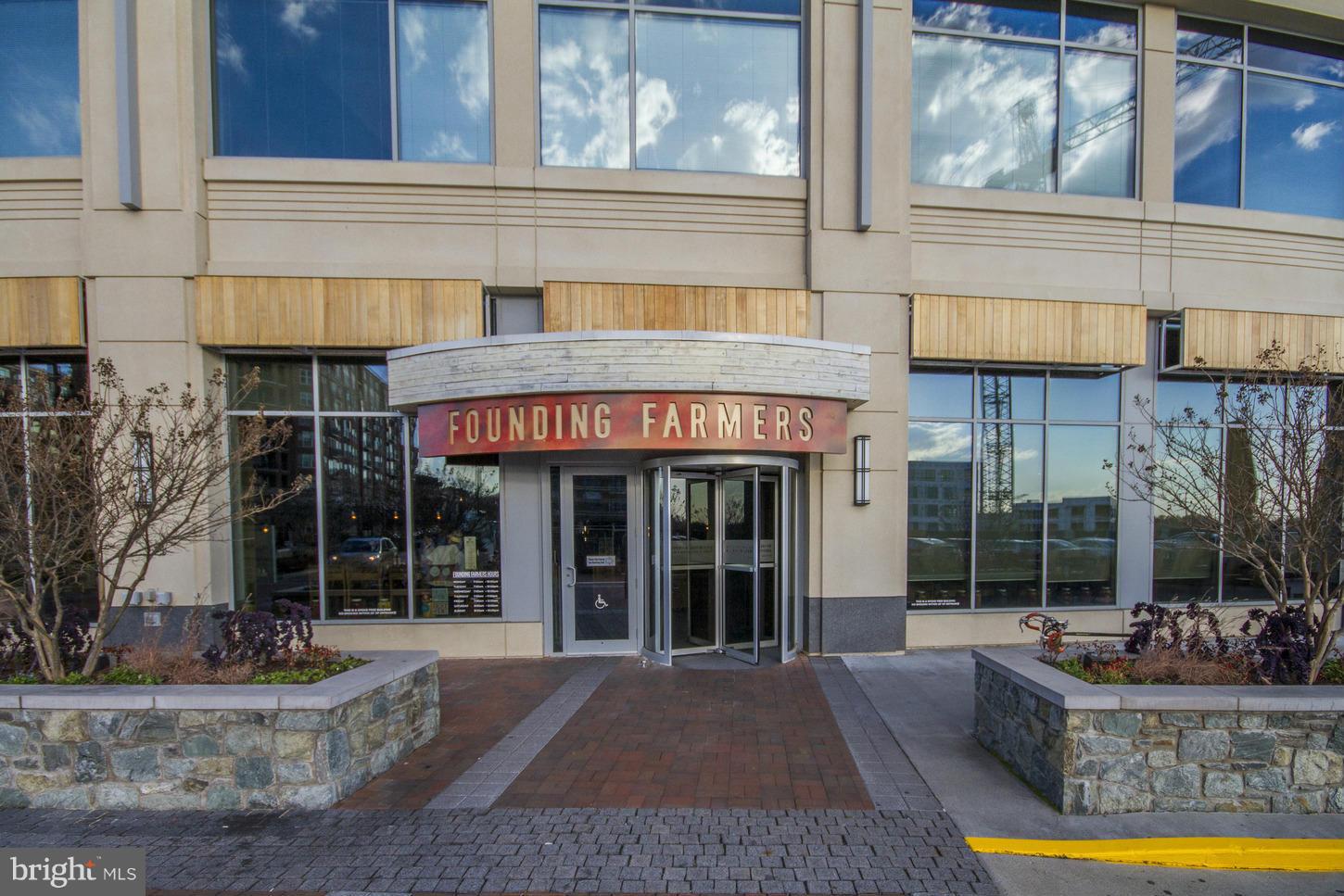 PARK POTOMAC - Residential