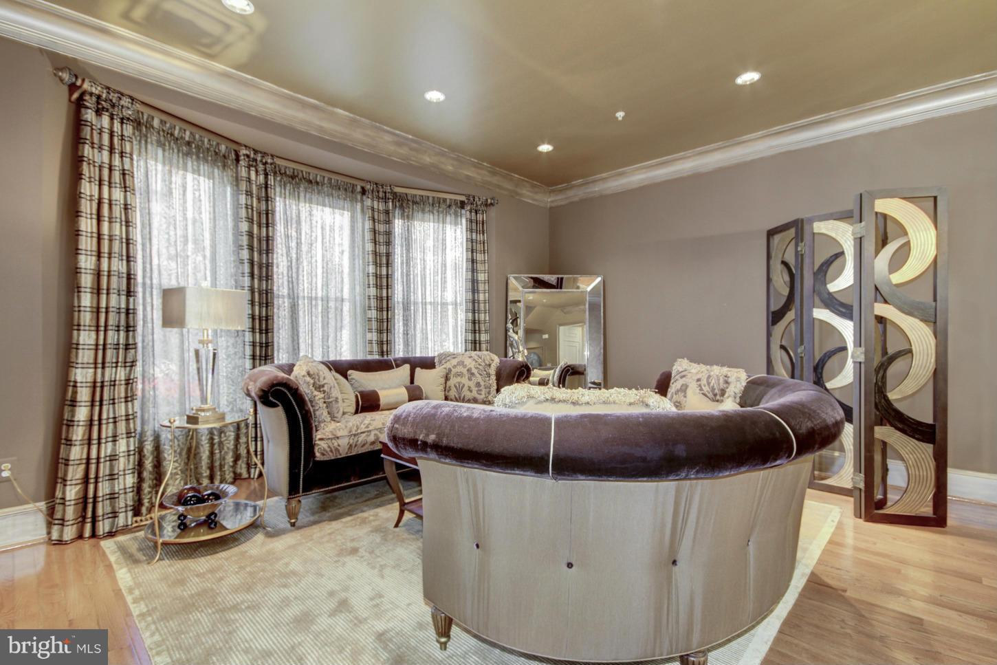 PARK POTOMAC - Residential