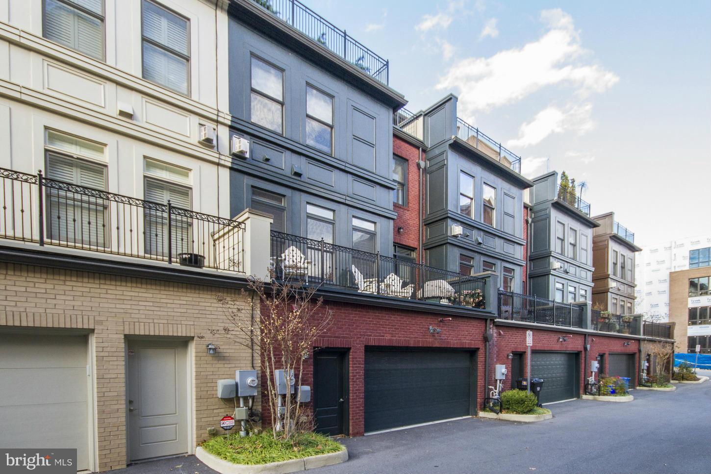 PARK POTOMAC - Residential