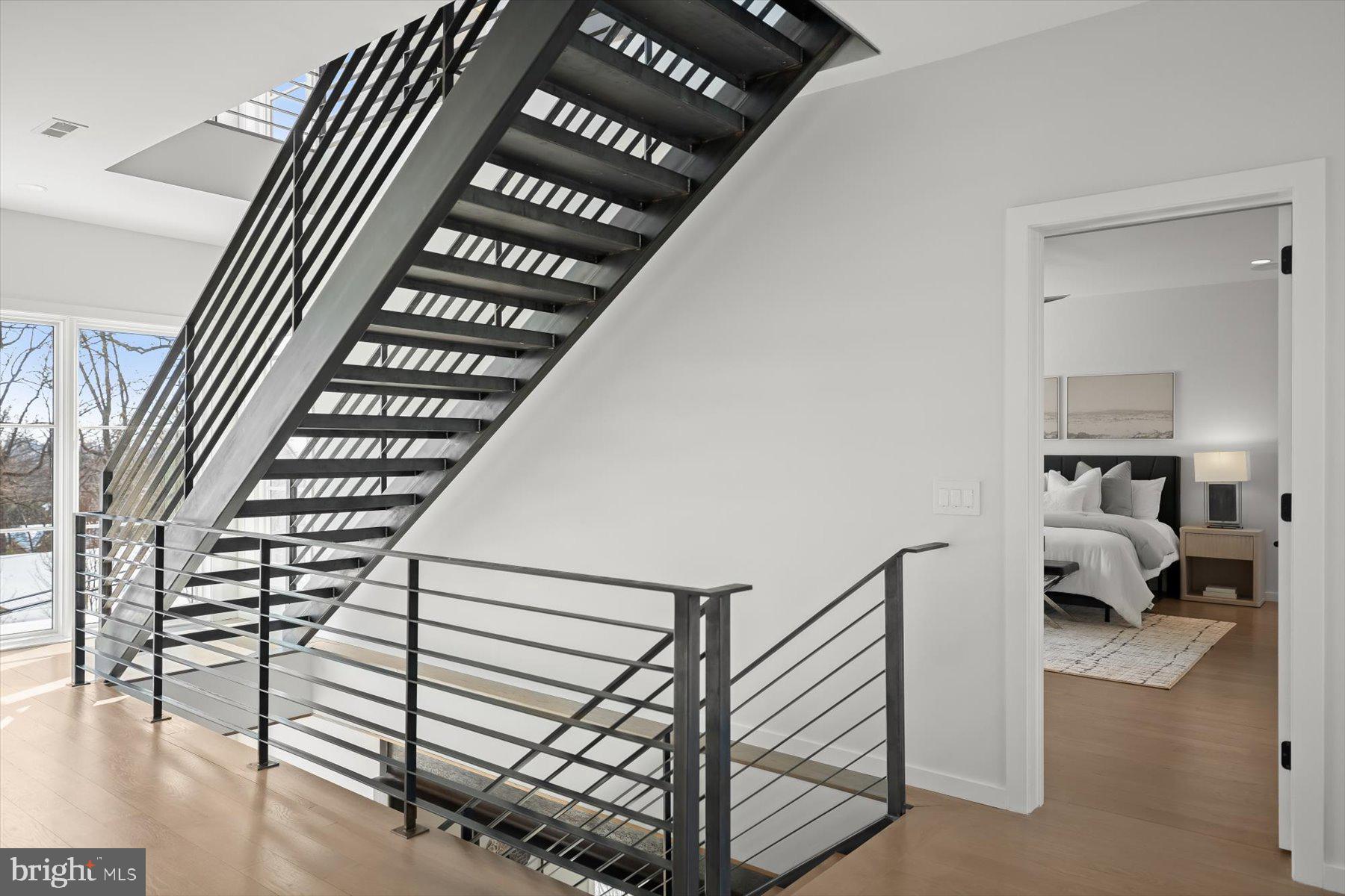 LORCOM GROVE - Residential