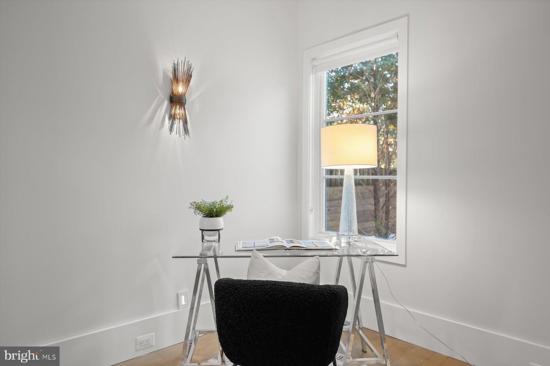 LORCOM GROVE - Residential