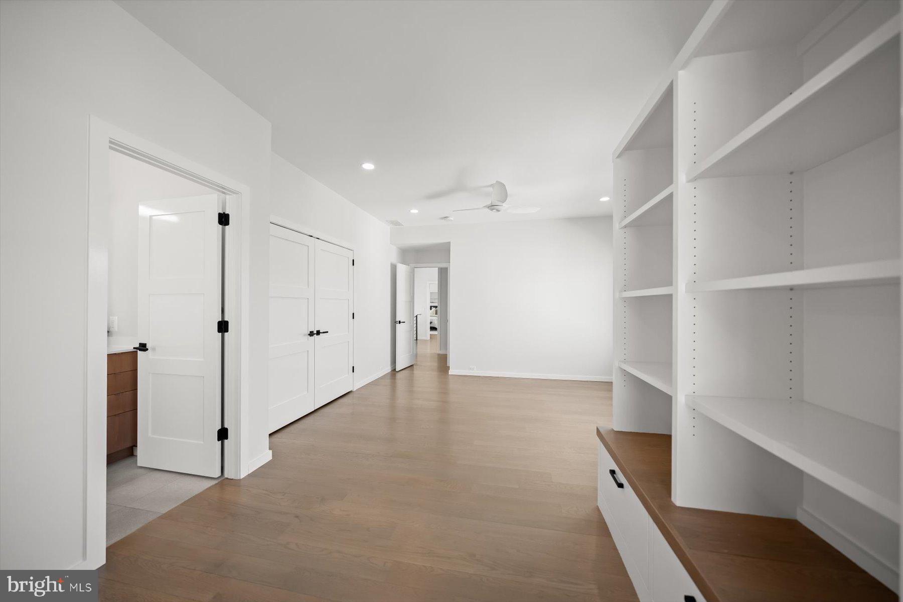 LORCOM GROVE - Residential