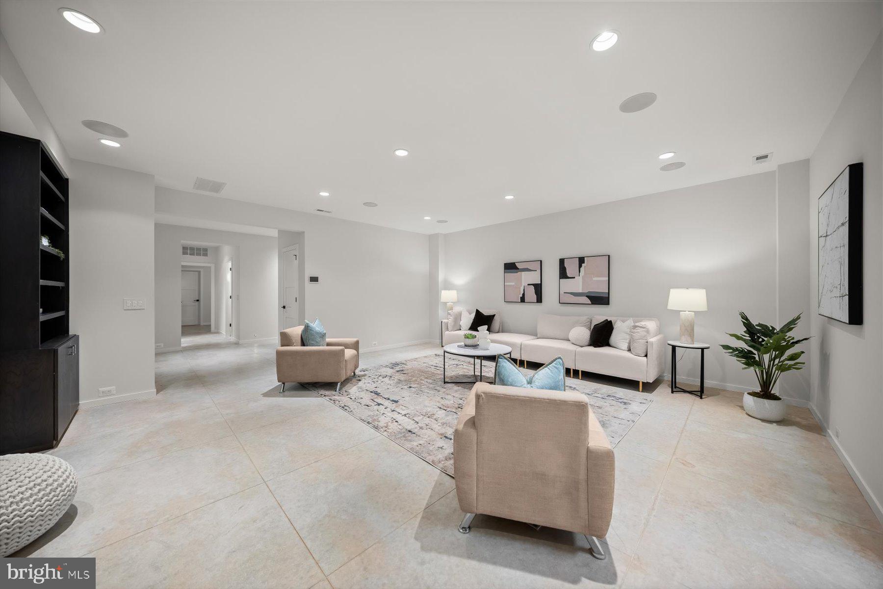 LORCOM GROVE - Residential