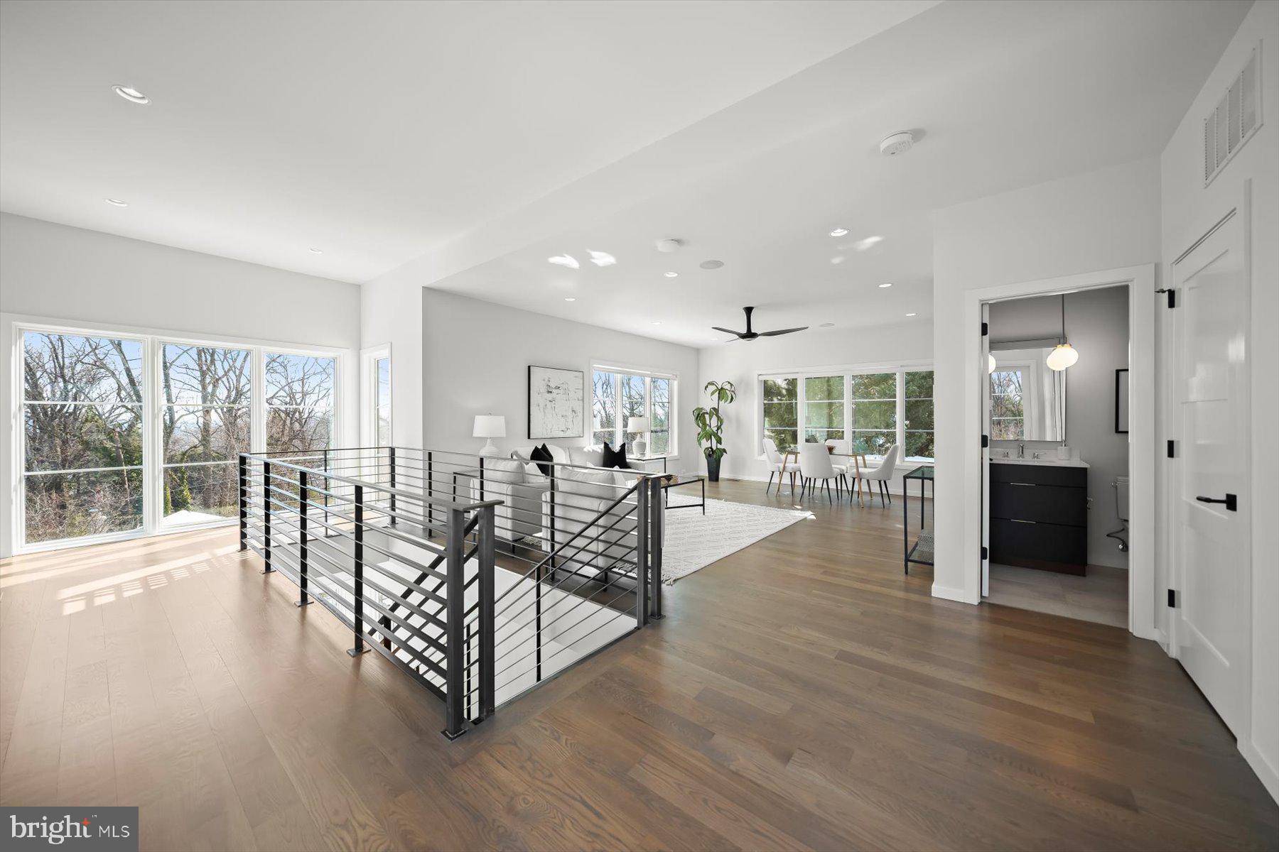 LORCOM GROVE - Residential