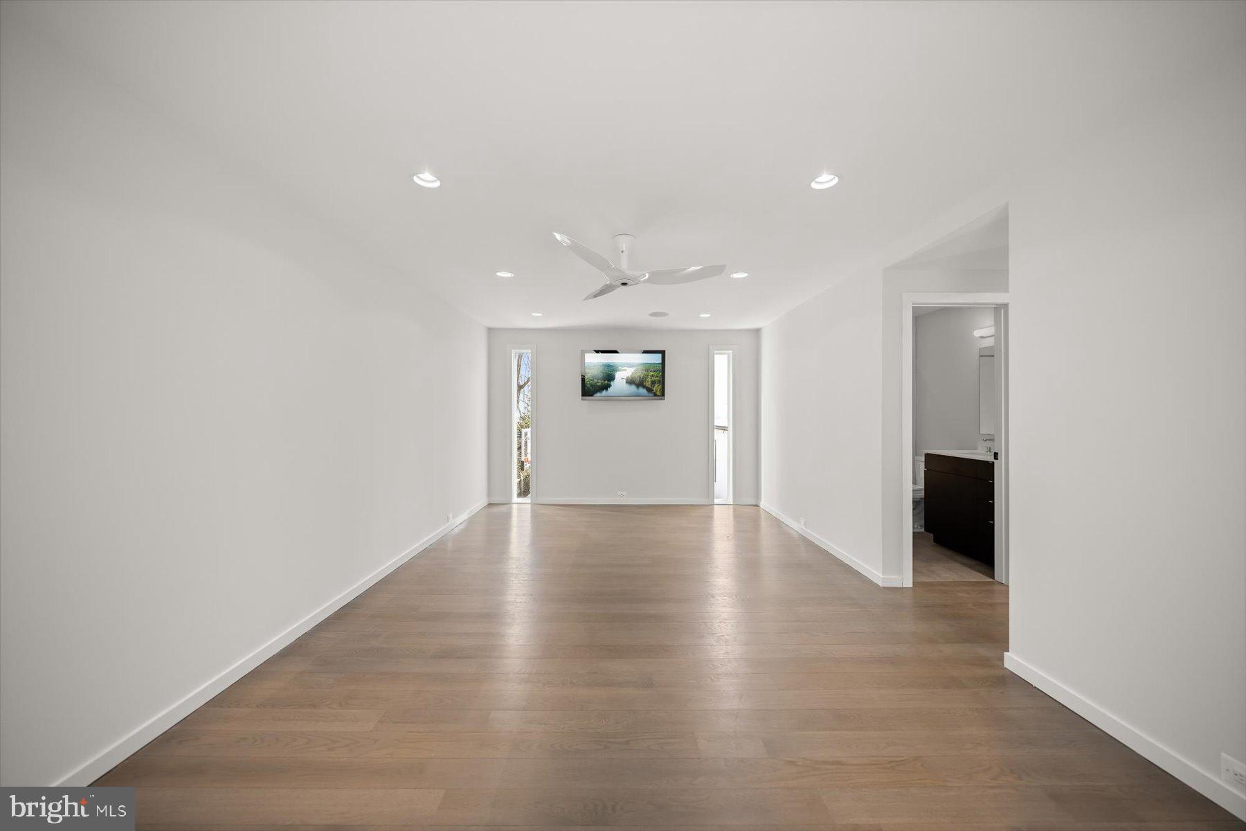 LORCOM GROVE - Residential