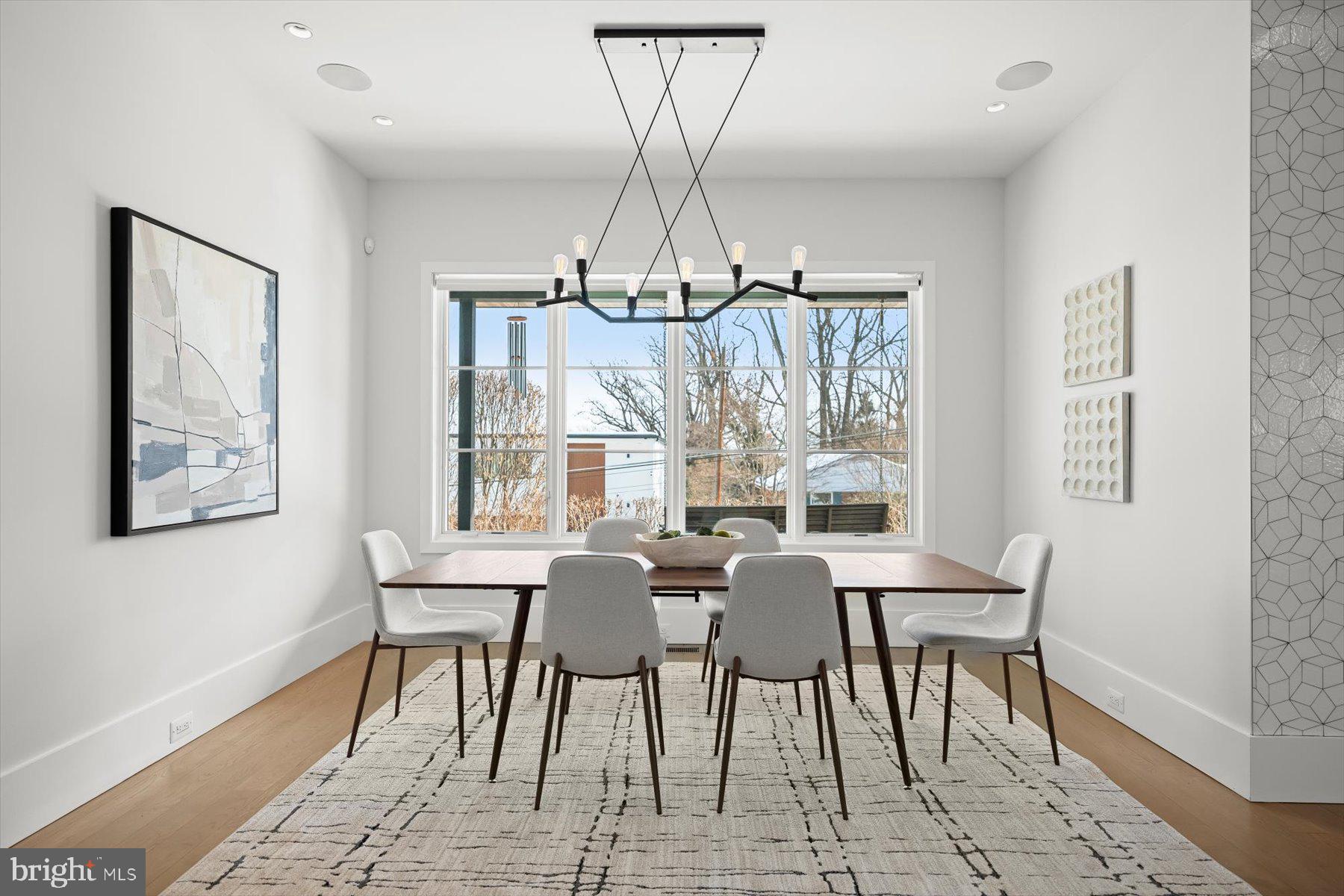 LORCOM GROVE - Residential