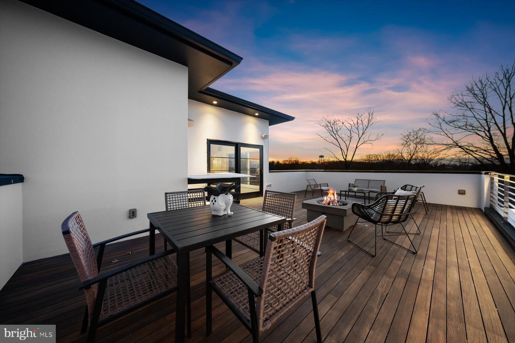 LORCOM GROVE - Residential