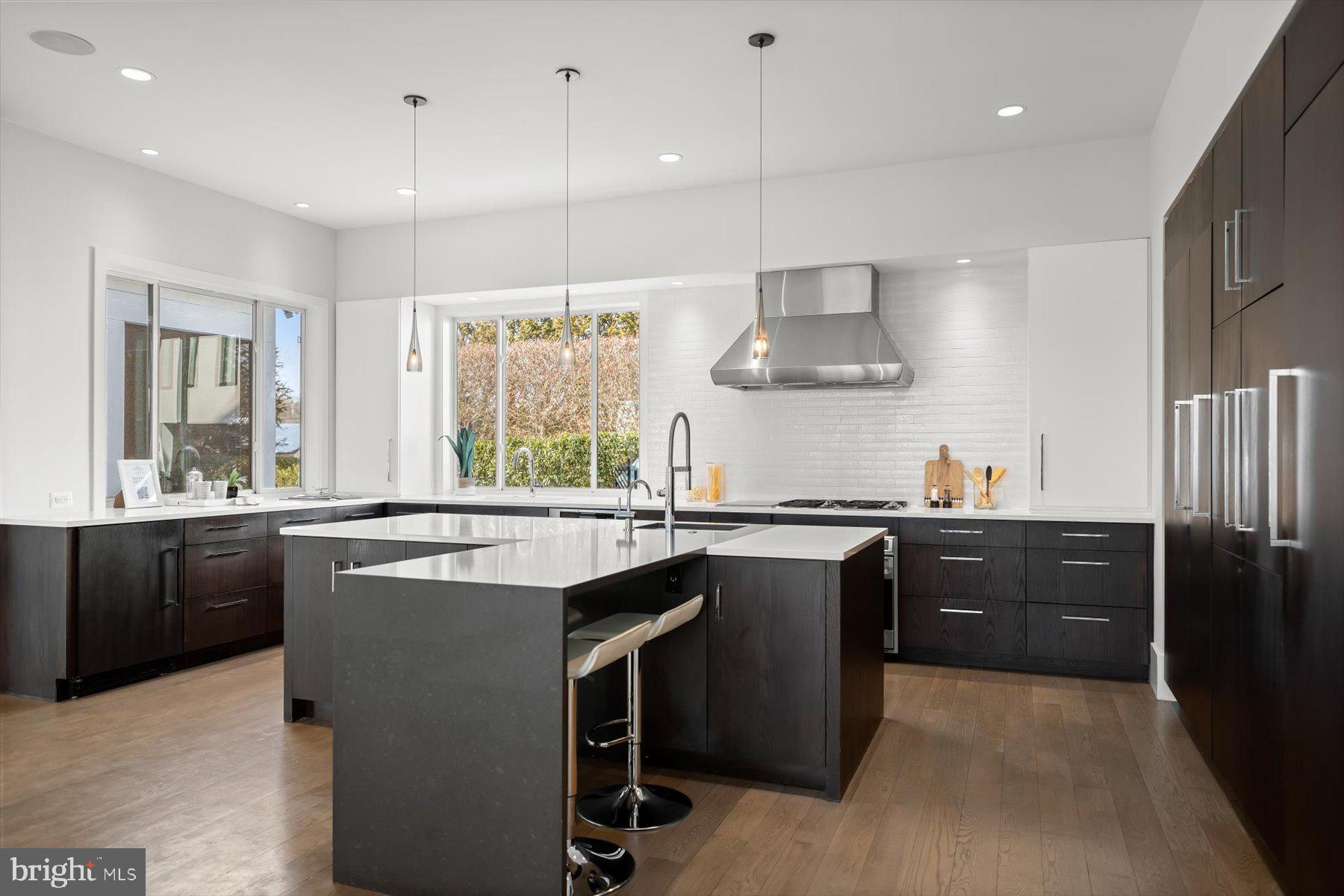 LORCOM GROVE - Residential