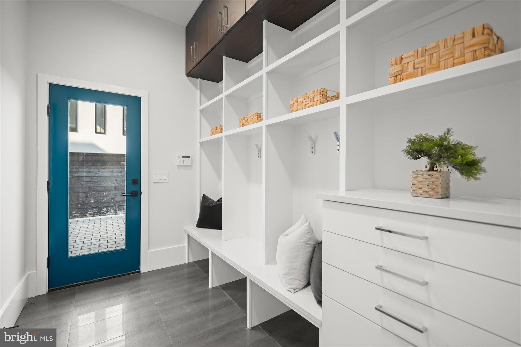 LORCOM GROVE - Residential