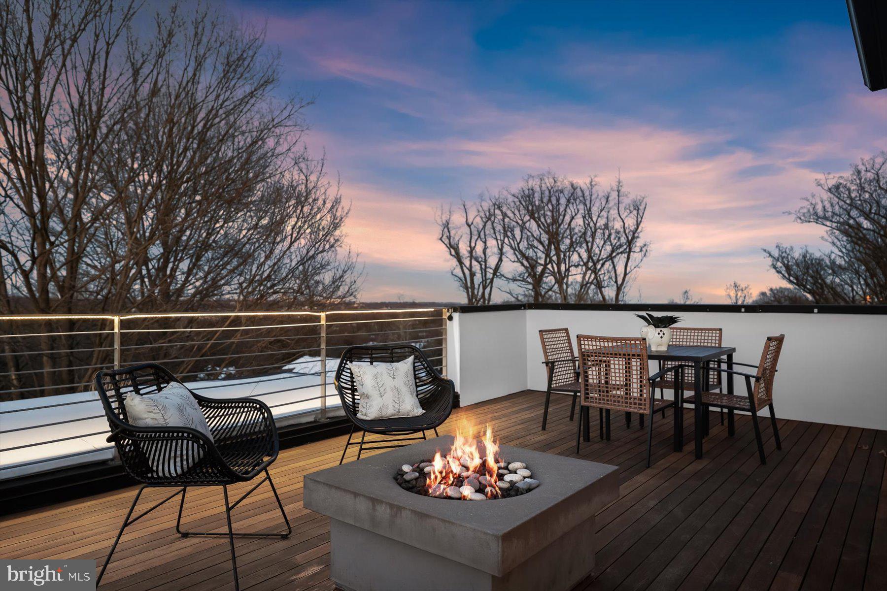 LORCOM GROVE - Residential